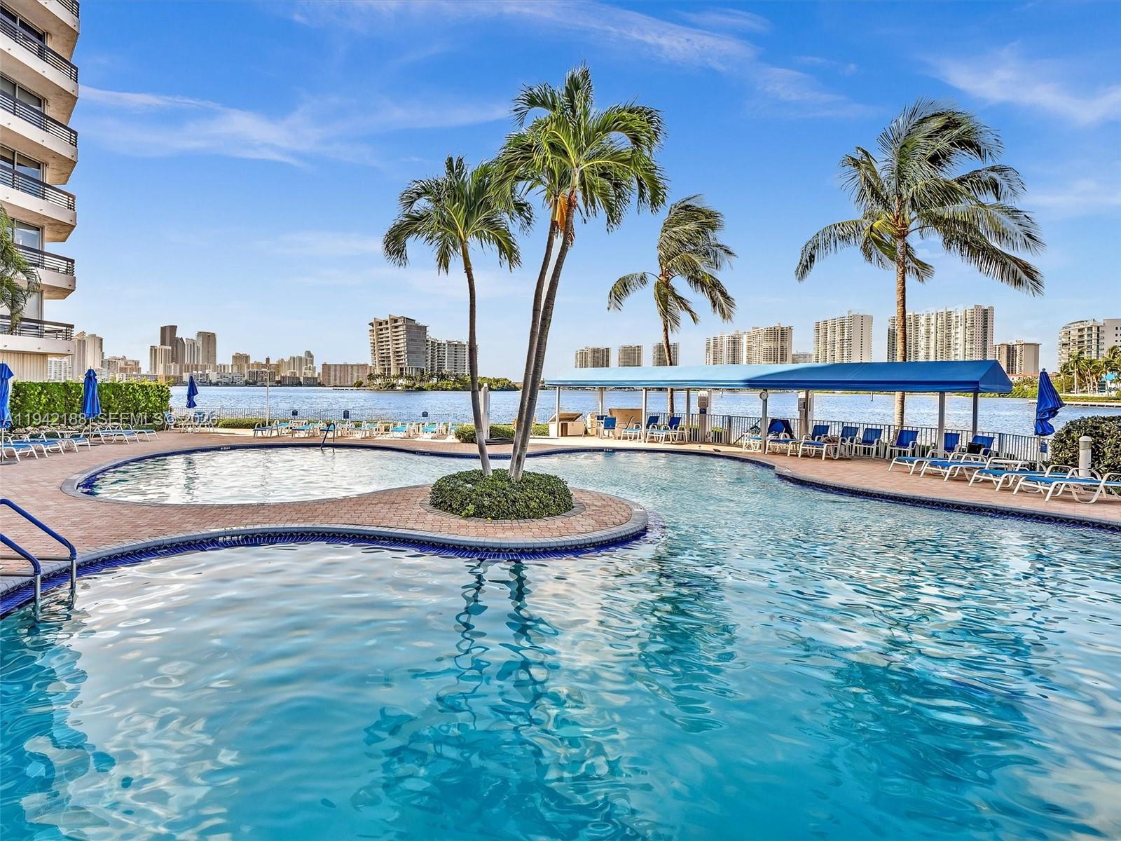 MYSTIC POINTE TOWER 500 C - Residential