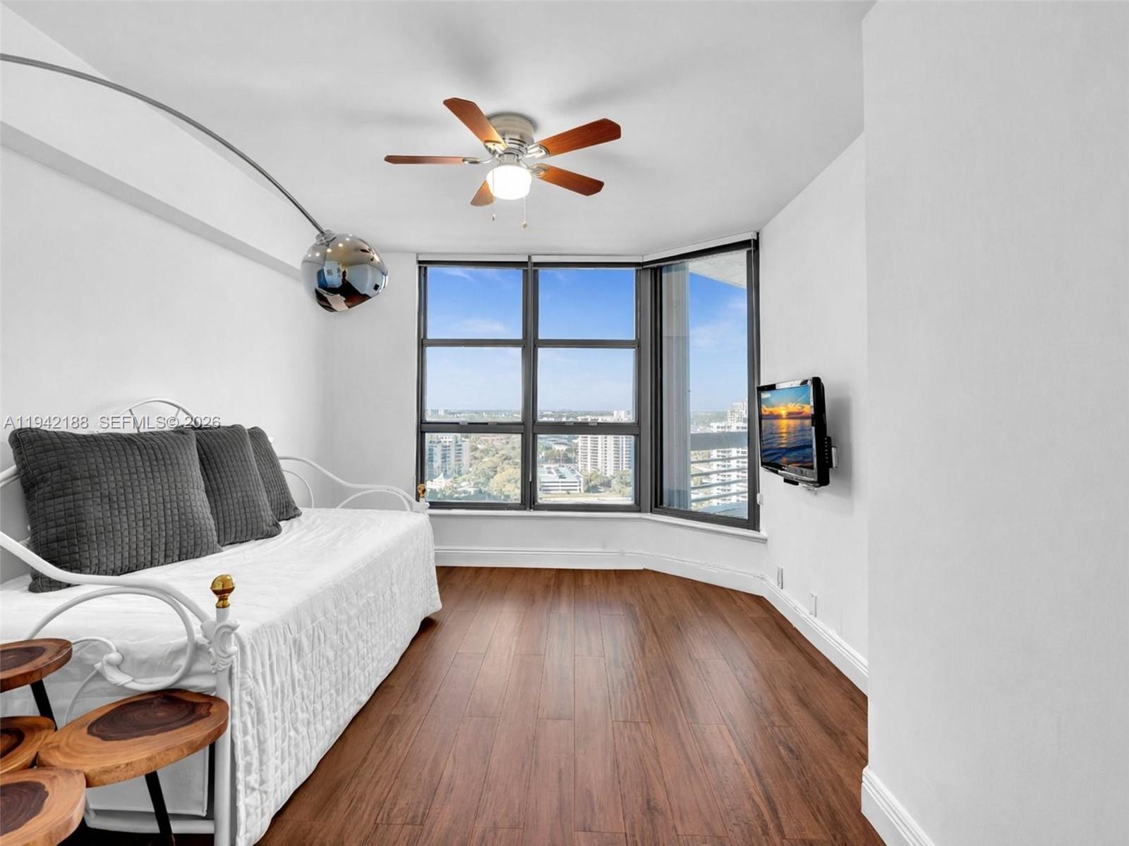 MYSTIC POINTE TOWER 500 C - Residential