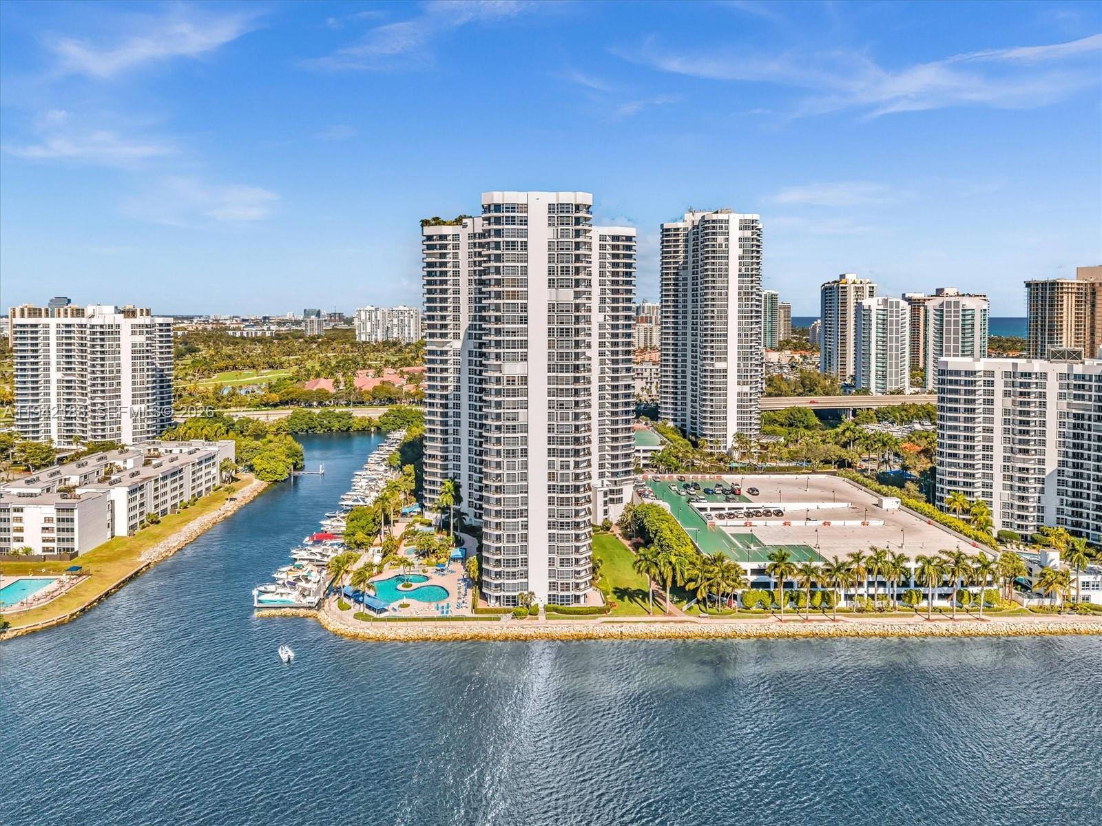 MYSTIC POINTE TOWER 500 C - Residential