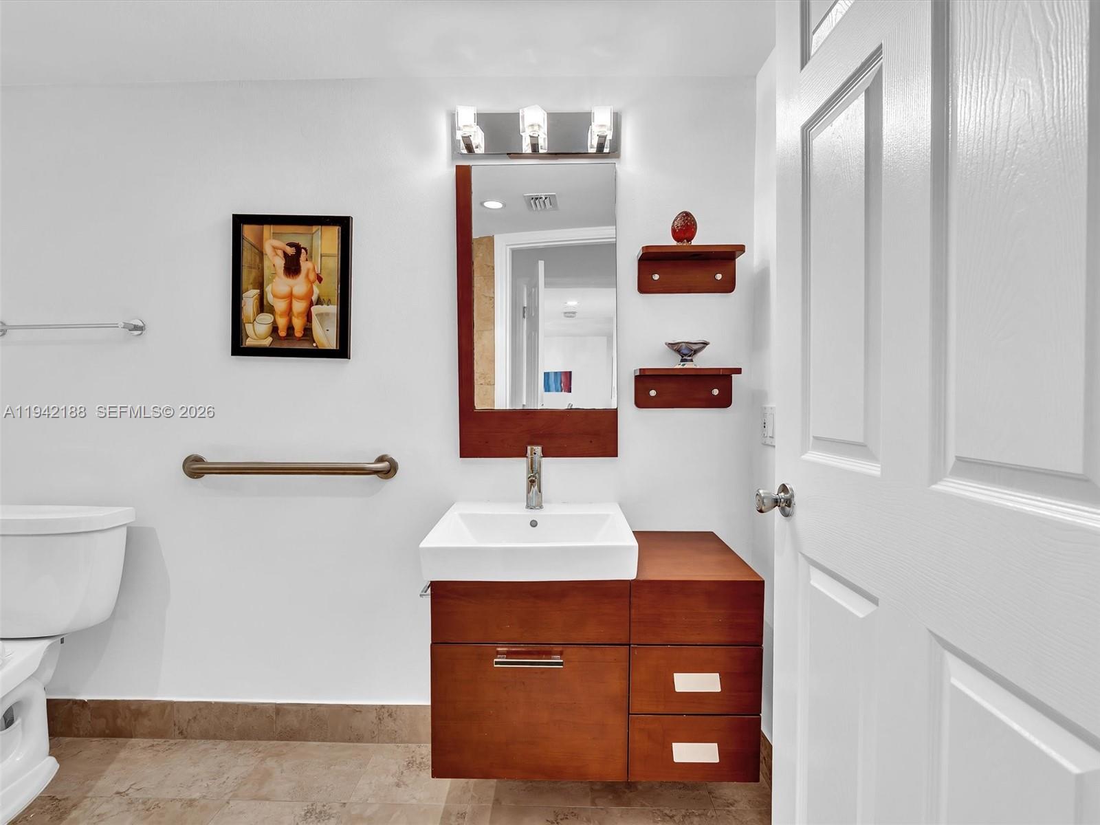 MYSTIC POINTE TOWER 500 C - Residential