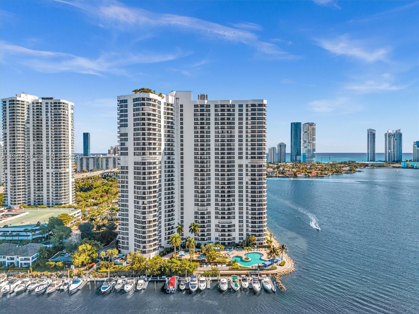 MYSTIC POINTE TOWER 500 C - Residential