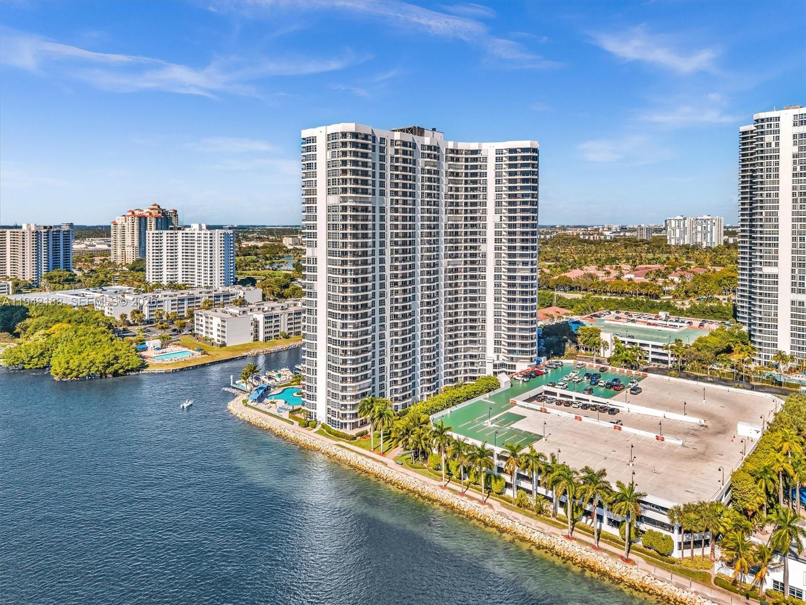 MYSTIC POINTE TOWER 500 C - Residential