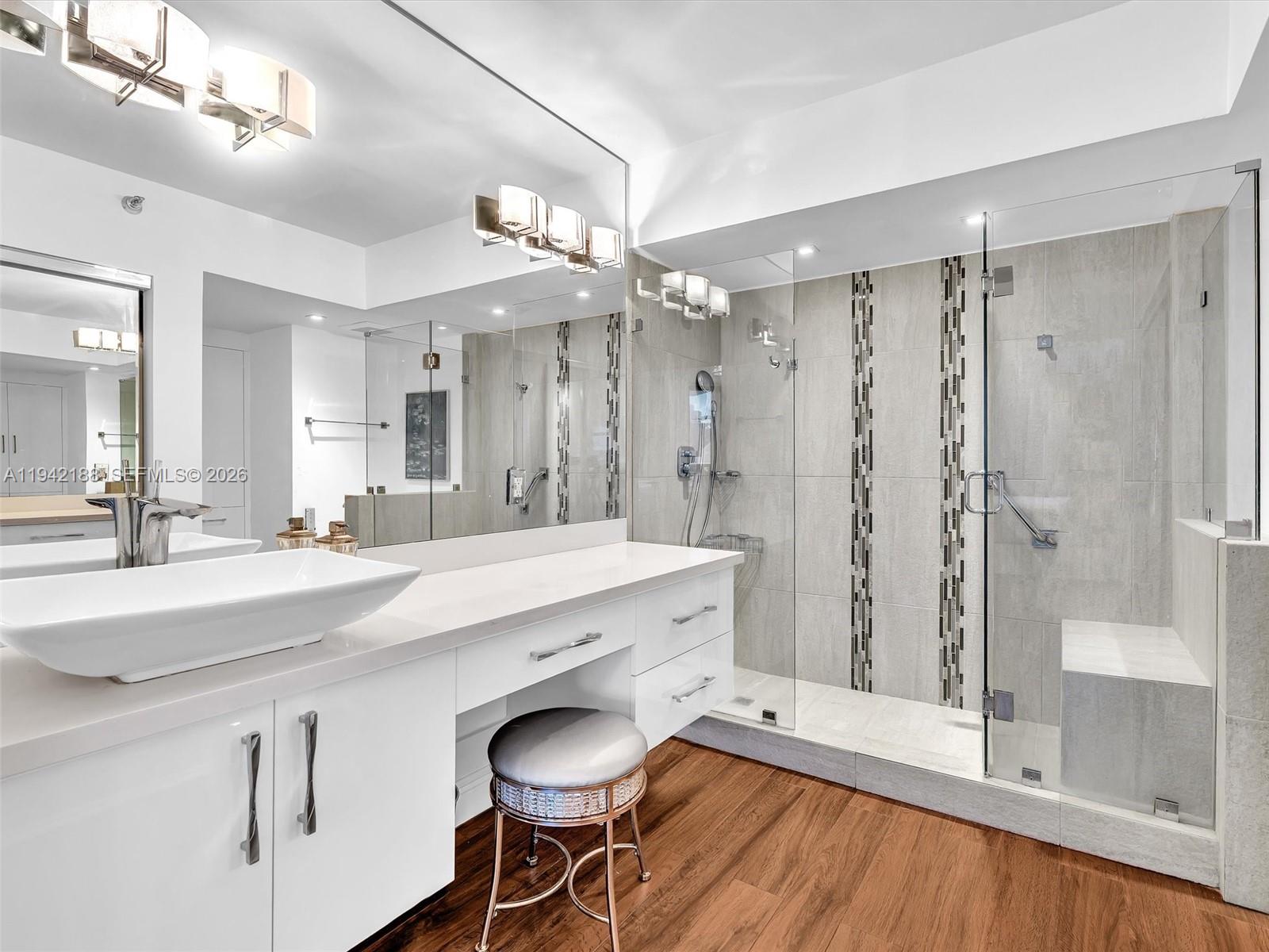 MYSTIC POINTE TOWER 500 C - Residential