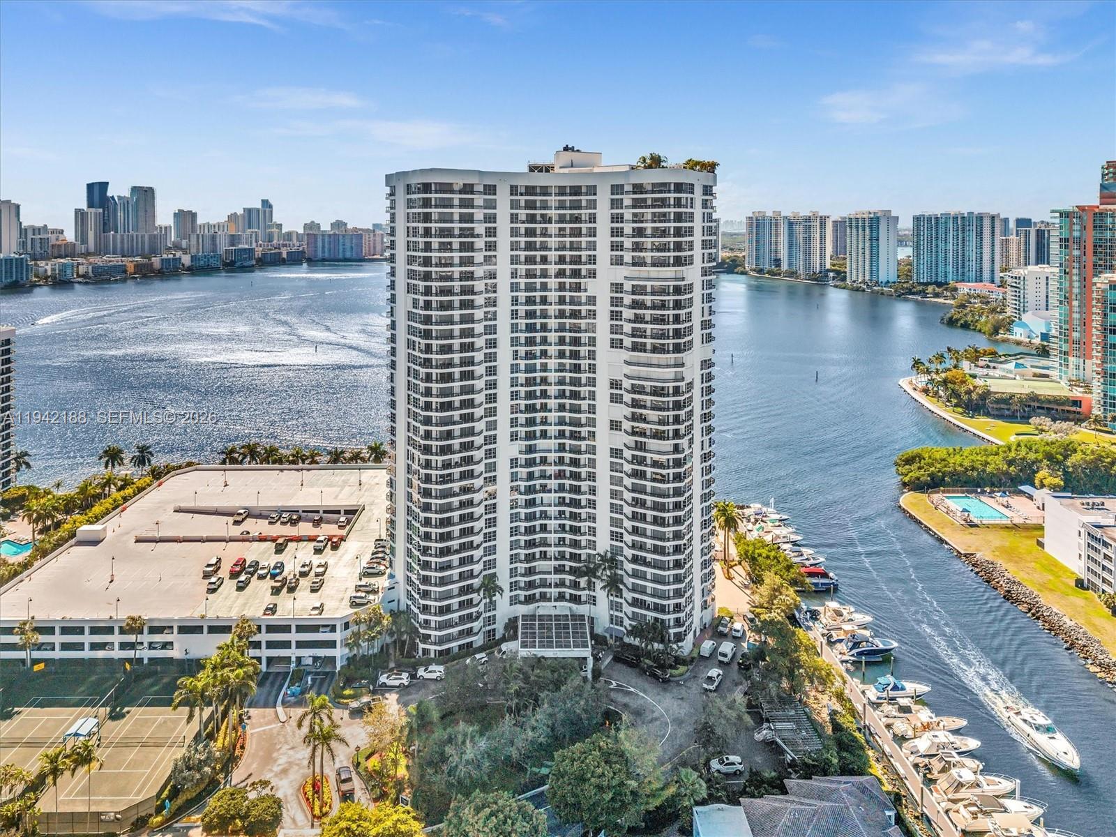 MYSTIC POINTE TOWER 500 C - Residential