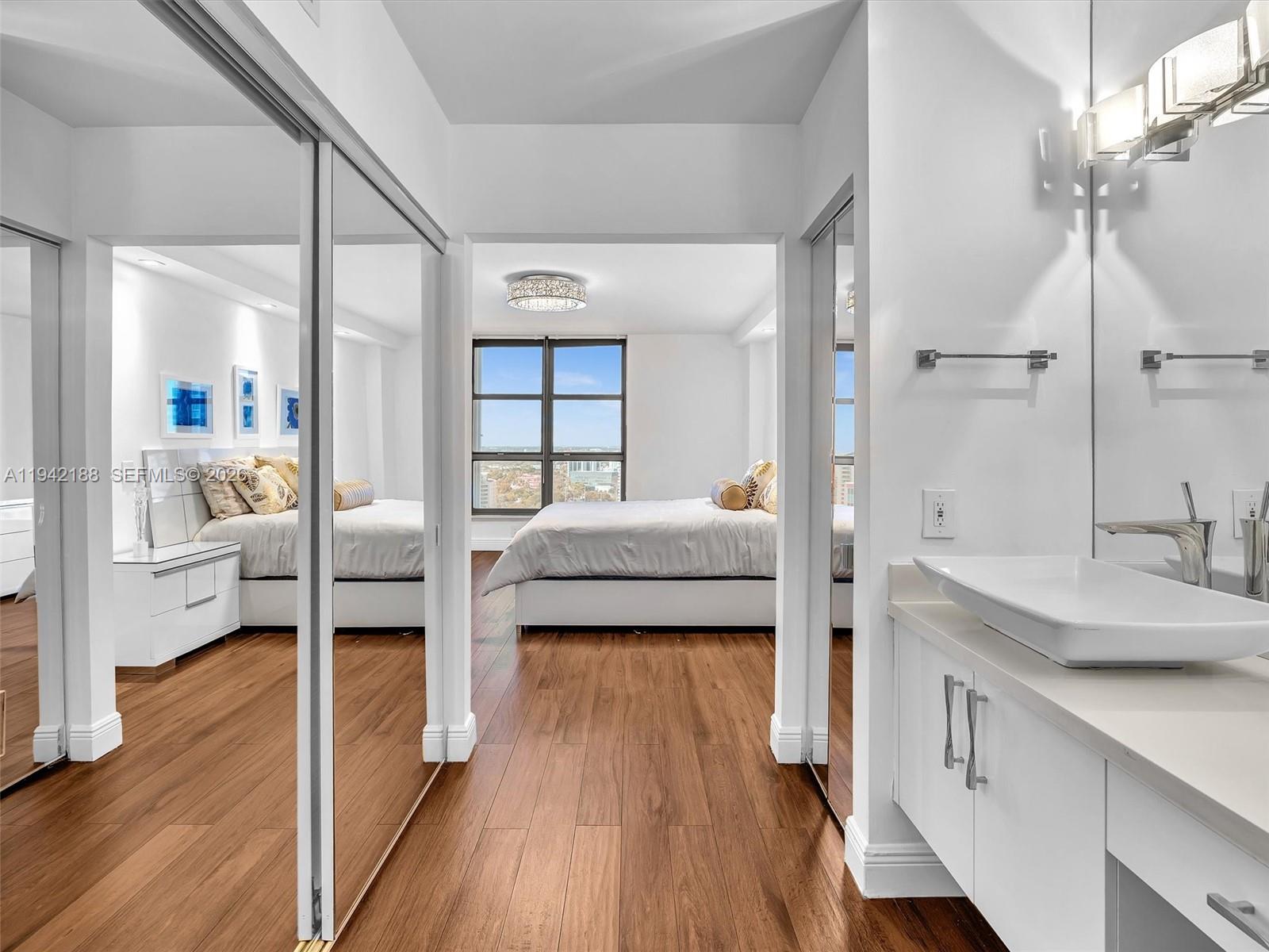 MYSTIC POINTE TOWER 500 C - Residential