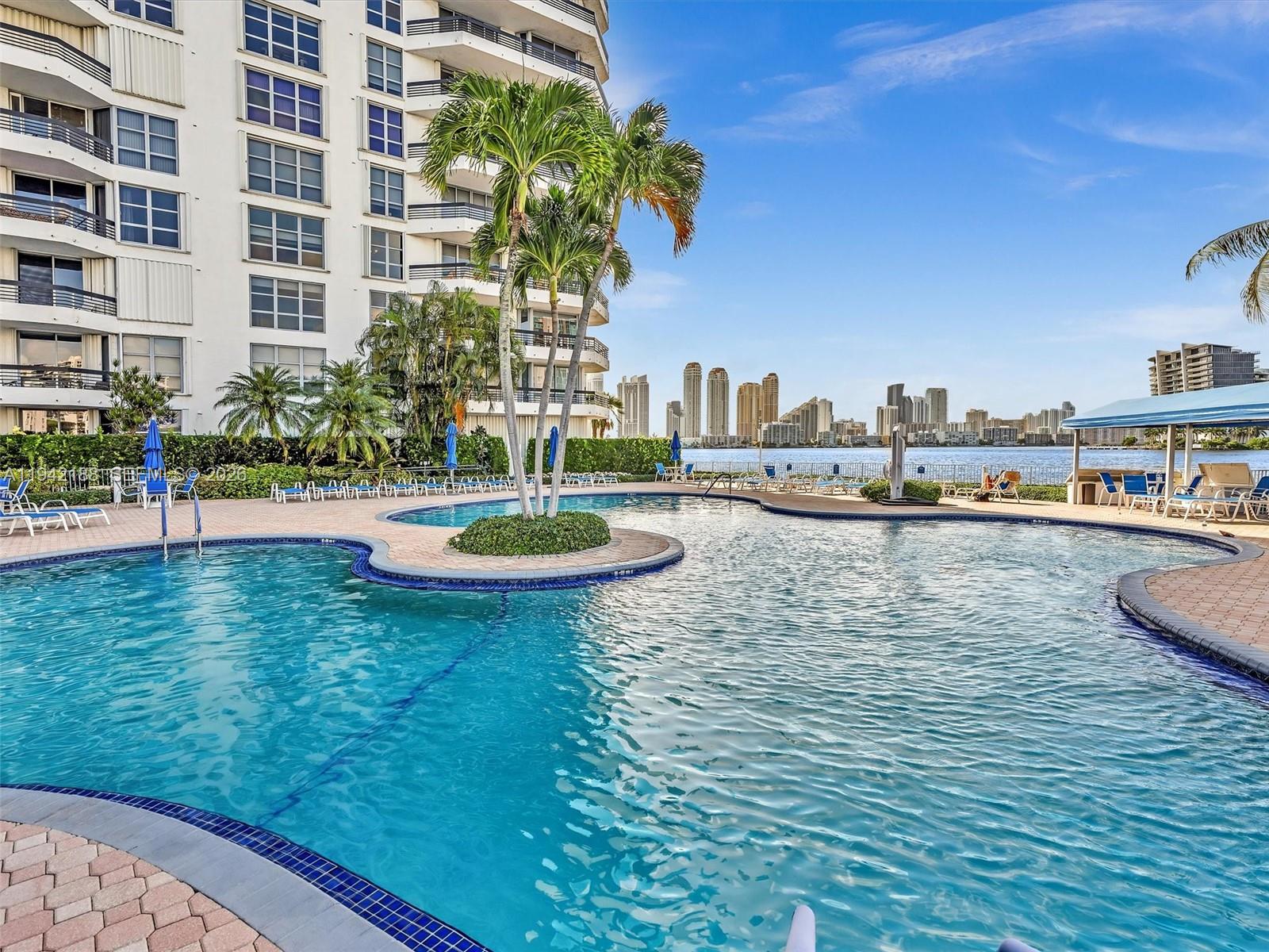 MYSTIC POINTE TOWER 500 C - Residential