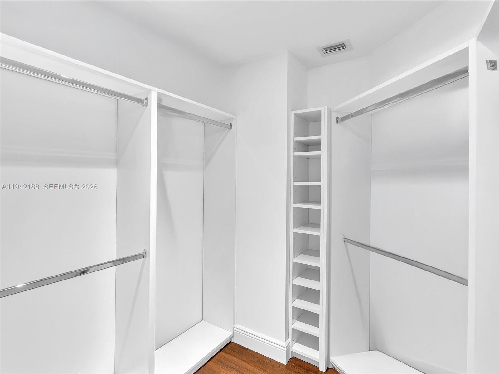 MYSTIC POINTE TOWER 500 C - Residential