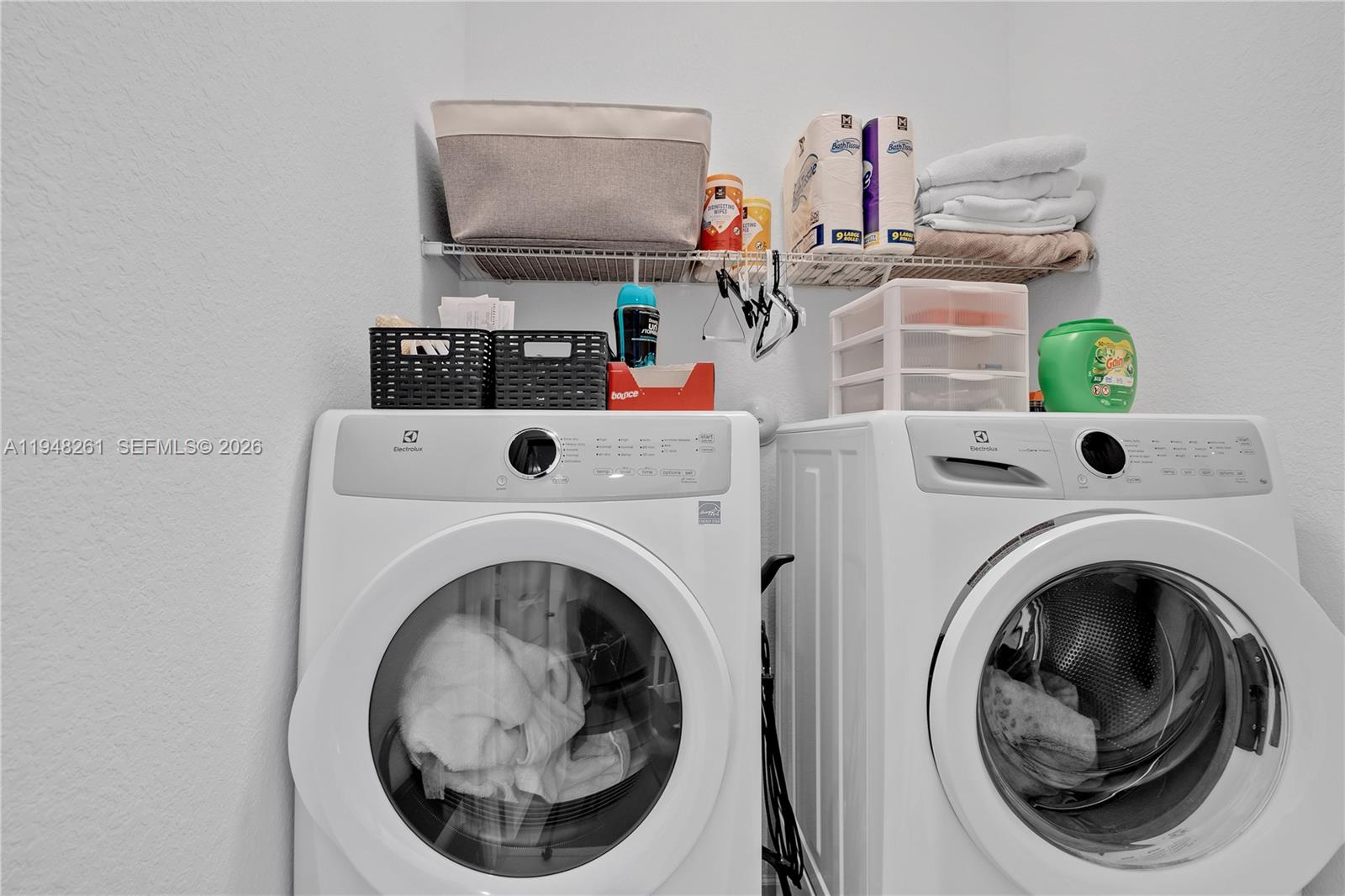 VENTANAS AT HOMESTEAD - Residential