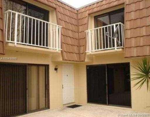 GREAT TOWNHOME 2 BEDROOM 2.5 BATH IN A EXCELENT COMUNITY.
