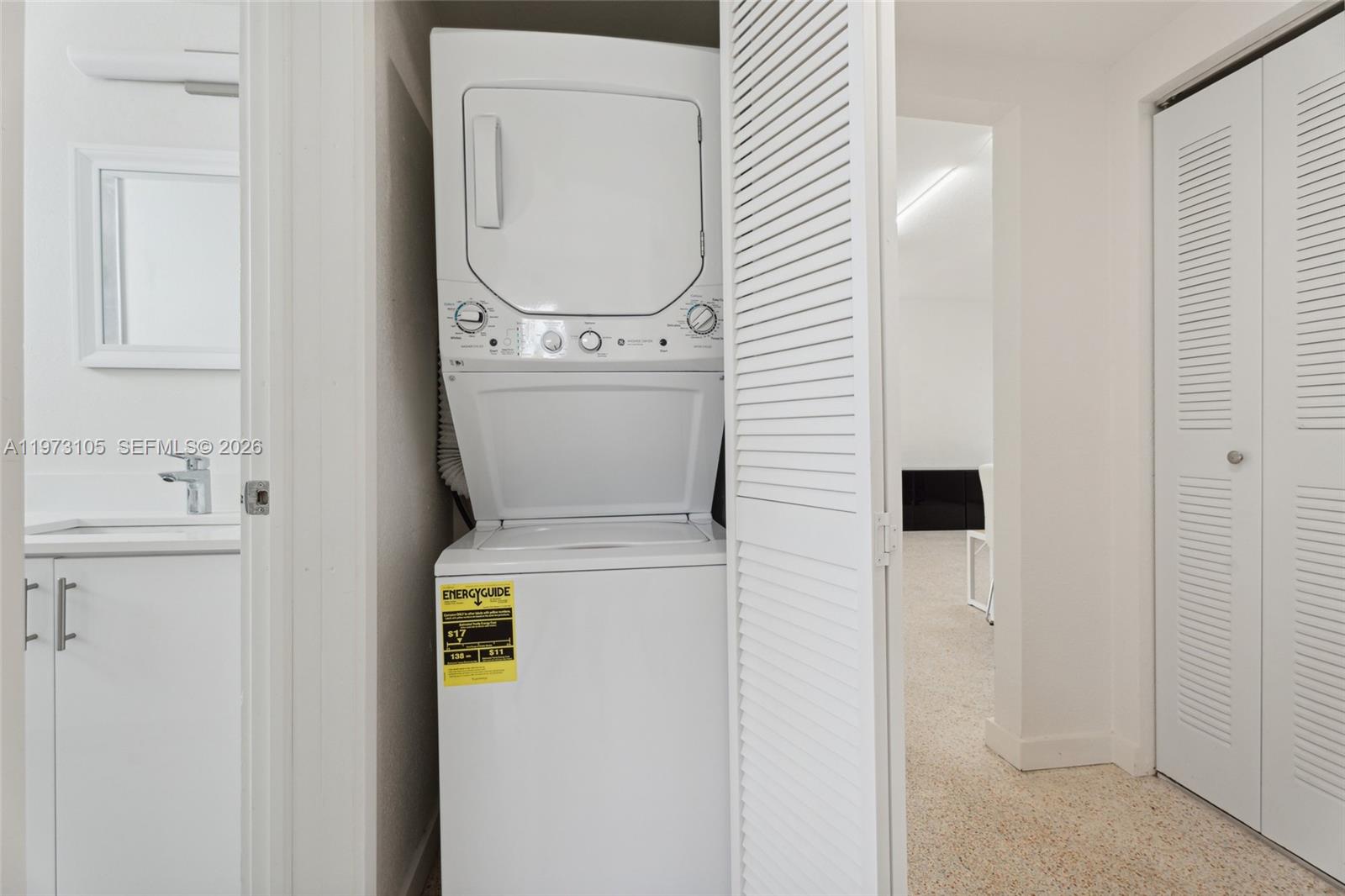 BISCAYNE BCH SUB - Residential Lease