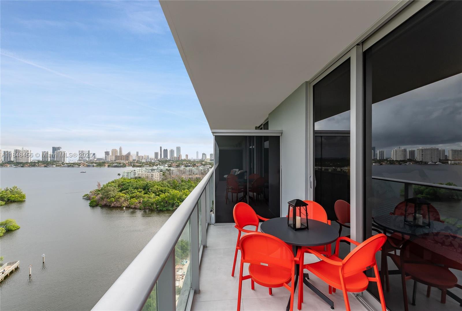 THE HARBOUR NORTH CONDO - Residential