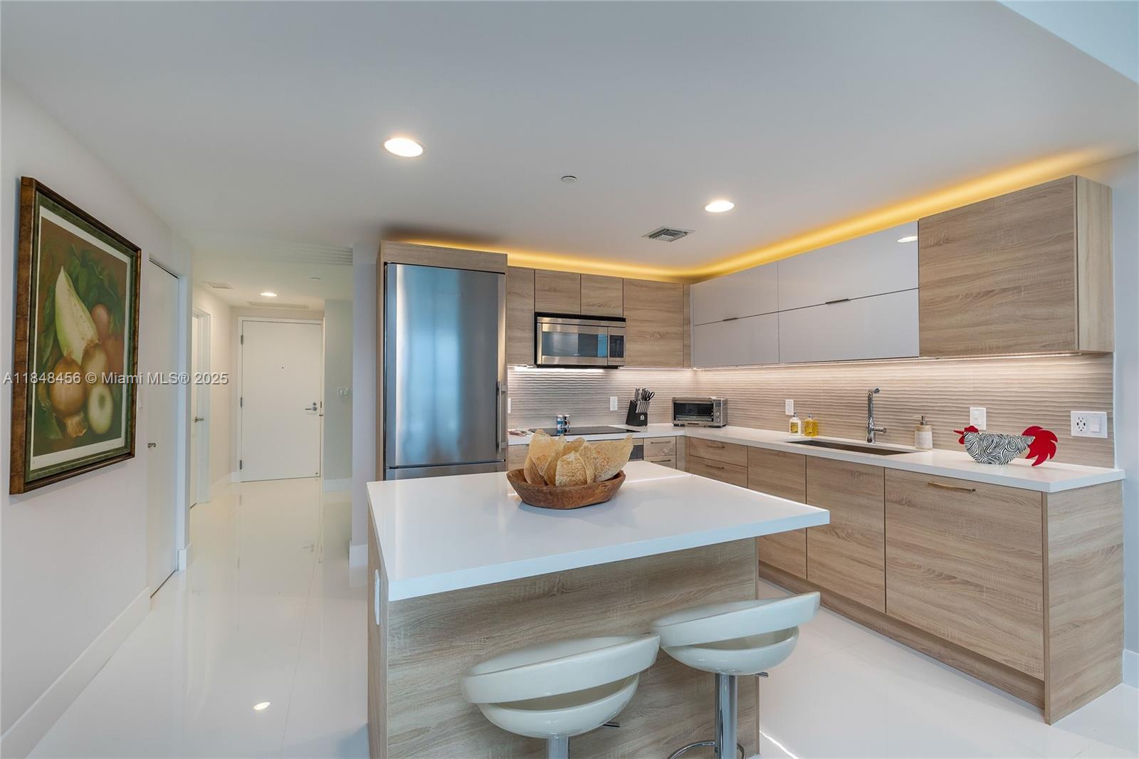 THE HARBOUR NORTH CONDO - Residential