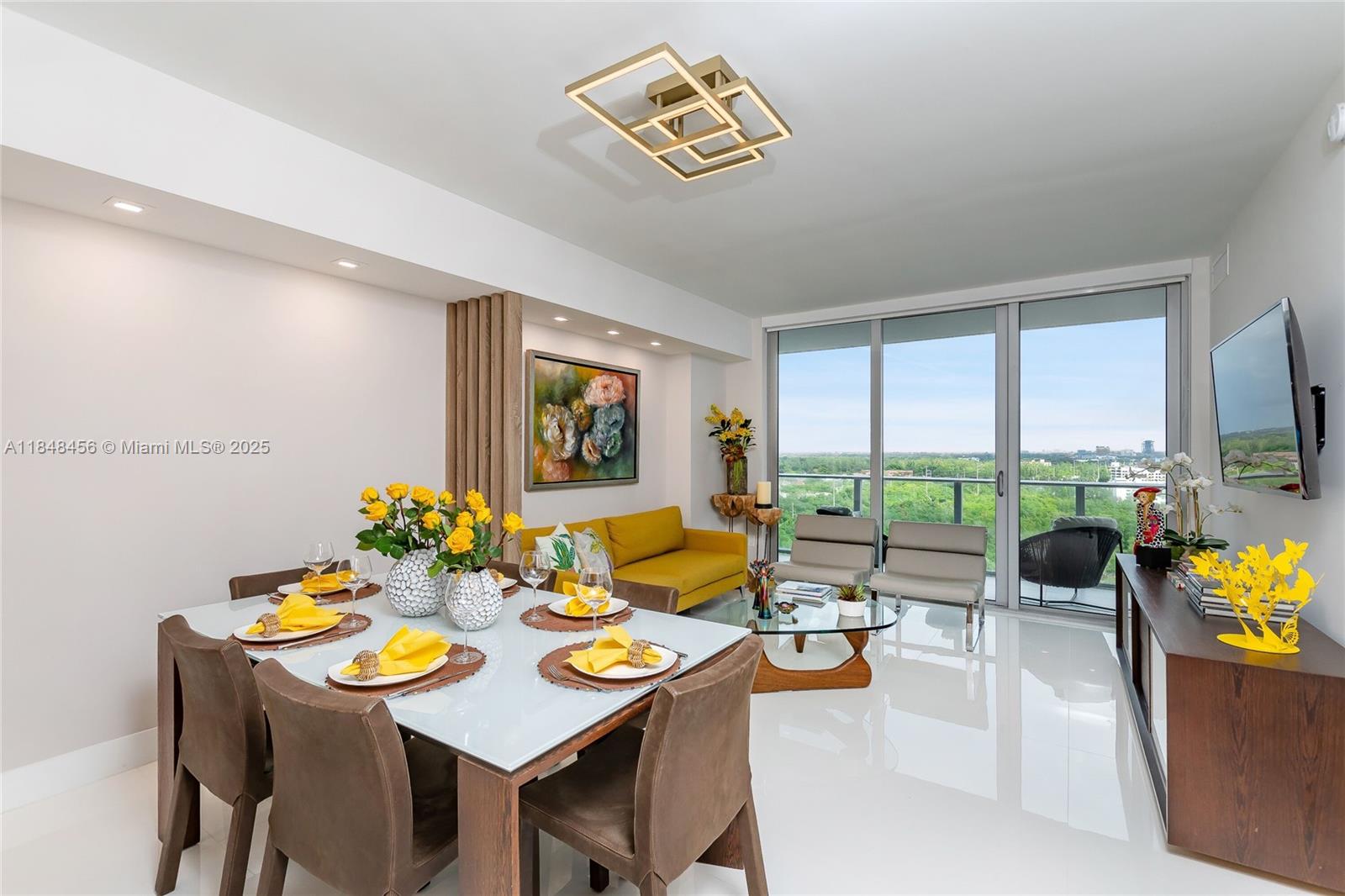 THE HARBOUR NORTH CONDO - Residential