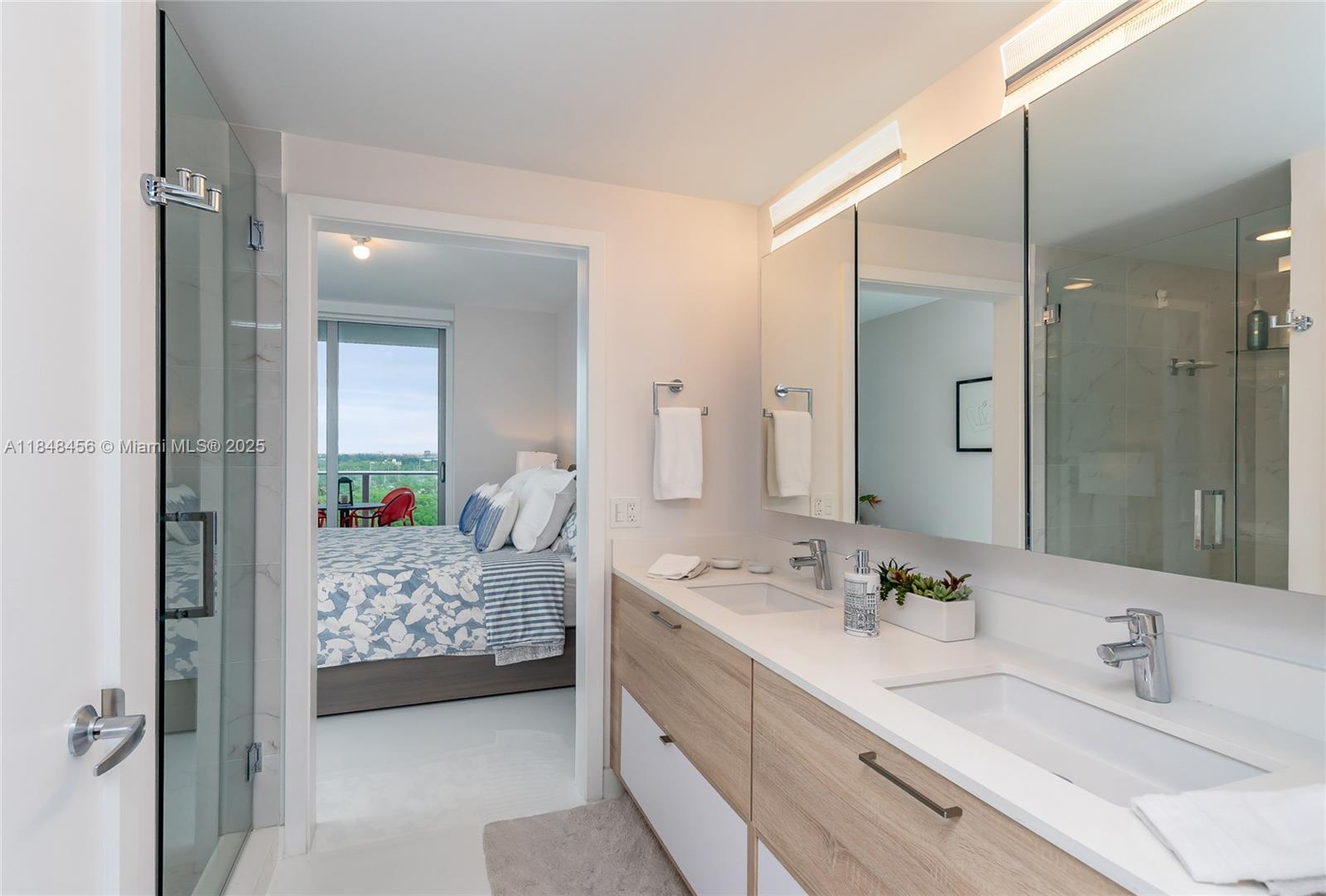 THE HARBOUR NORTH CONDO - Residential