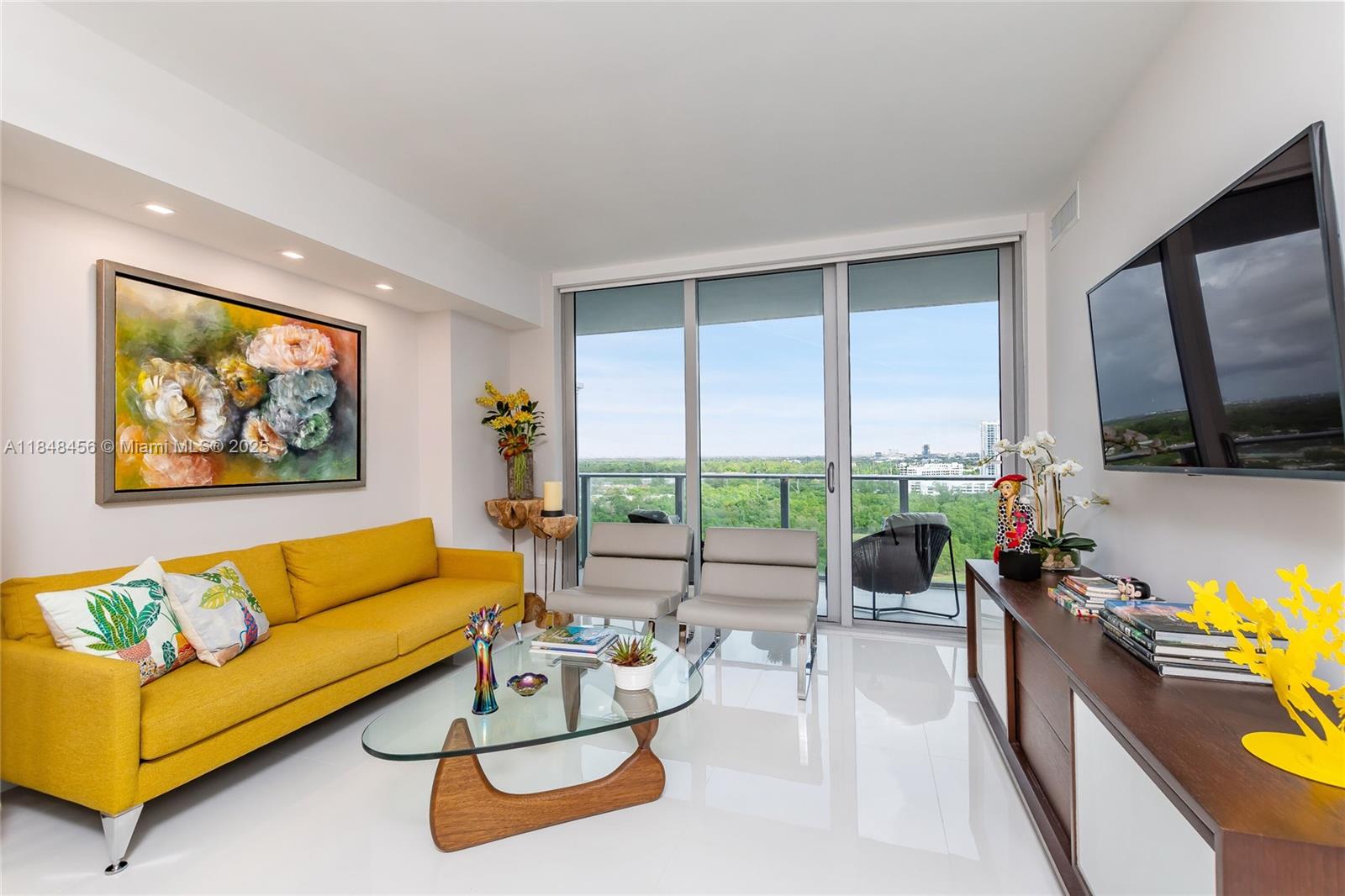 THE HARBOUR NORTH CONDO - Residential