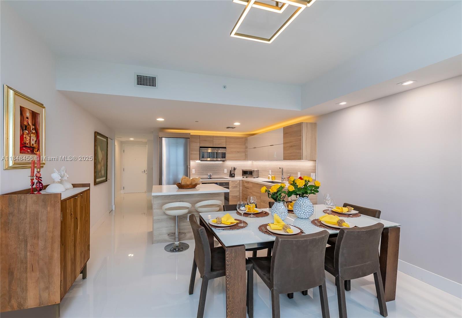 THE HARBOUR NORTH CONDO - Residential