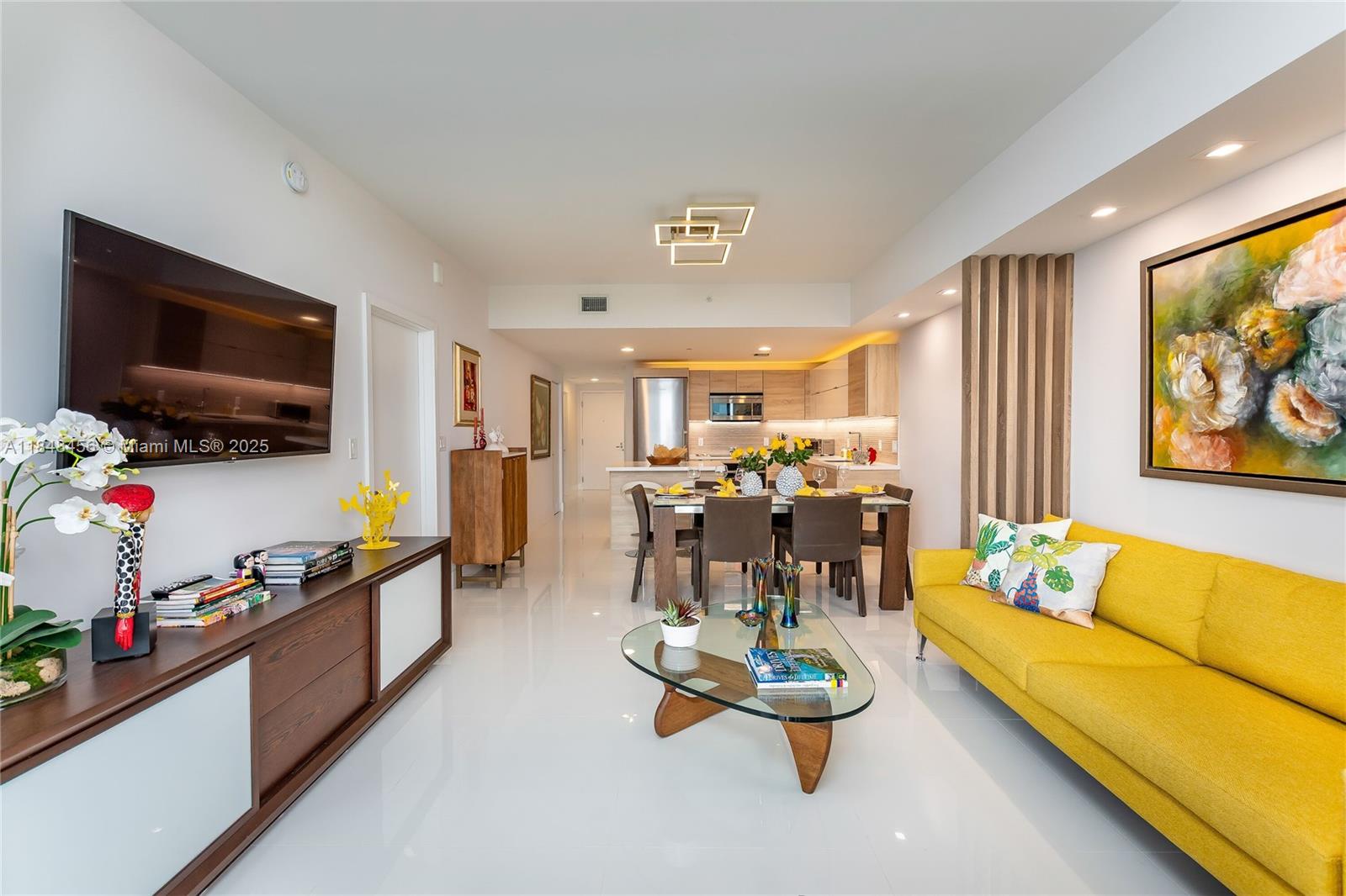 THE HARBOUR NORTH CONDO - Residential