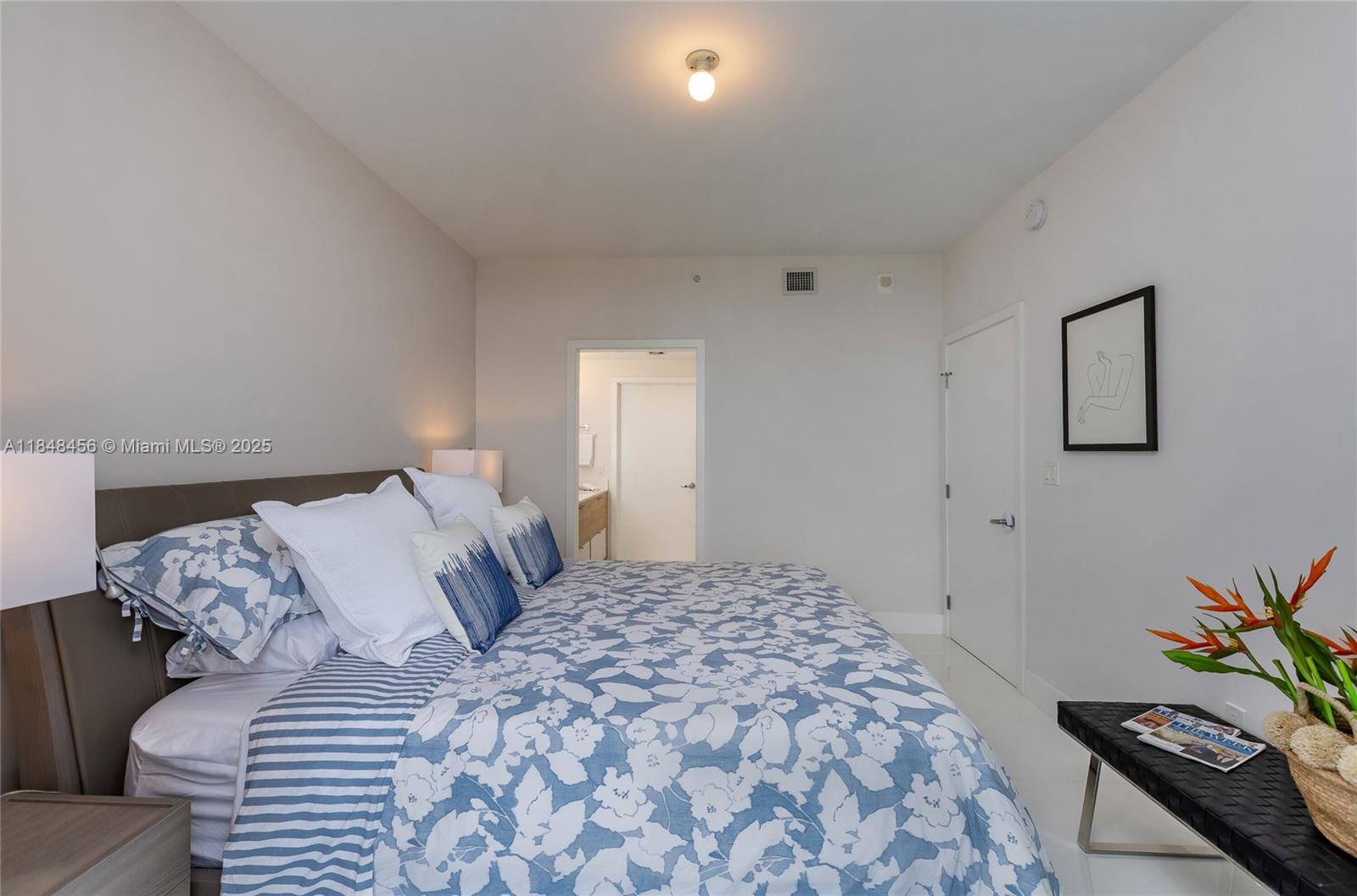 THE HARBOUR NORTH CONDO - Residential