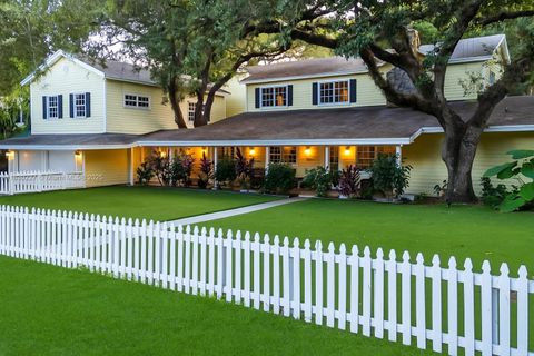 2221 SW 28th Way Fort Lauderdale FL 33312