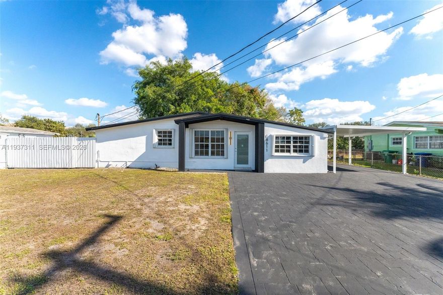 This move-in ready, fully renovated home offers modern style and everyday comfort. Featuring a functional layout, an updated kitchen, and upgraded bathrooms, this property is designed for today’s lifestyle. With a warm and inviting atmosphere, it is perfect for families seeking comfort and functionality, while also featuring a detached unit ideal for generating extra income or accommodating guests. Schedule your private showing today!