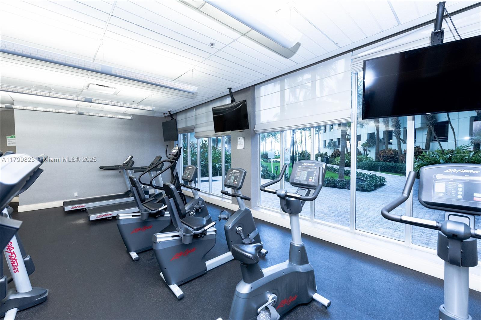 TIDES ON HOLLYWOOD BEACH - Residential Lease