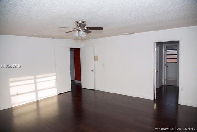 COUNTRY LAKE MANORS SEC 2 - Residential