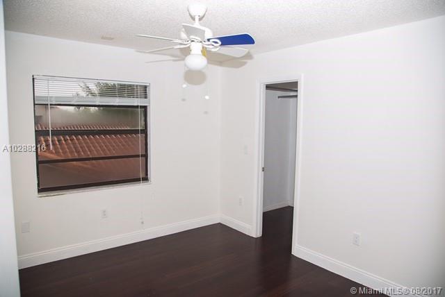 COUNTRY LAKE MANORS SEC 2 - Residential