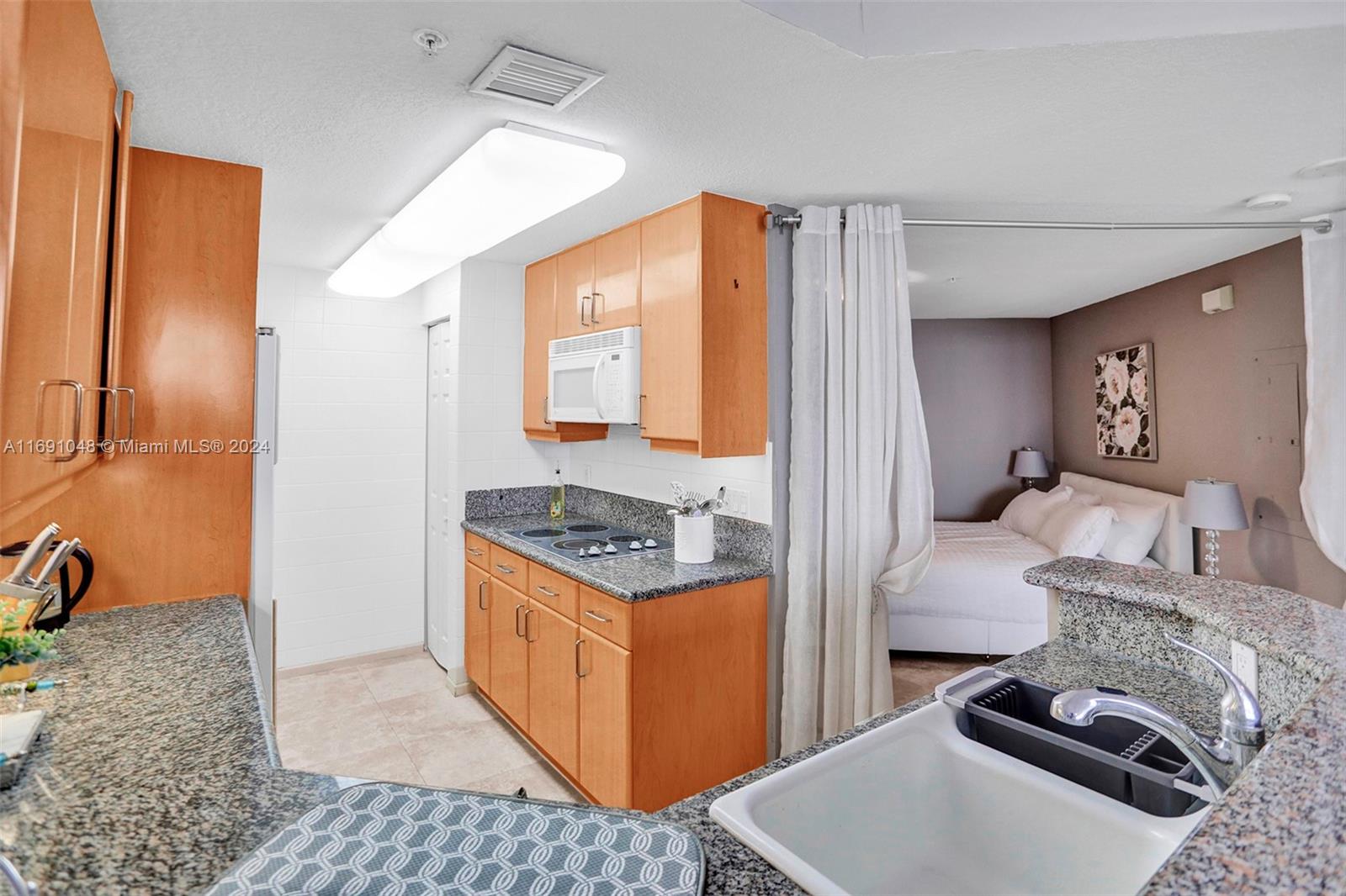 RENAISSANCE ON THE OCEAN - Residential Lease