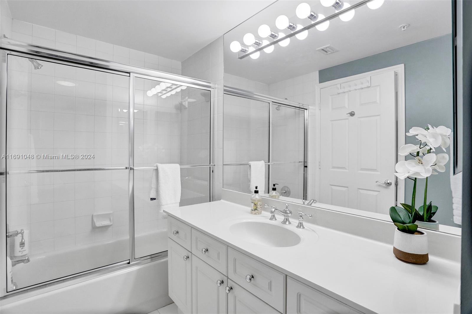 RENAISSANCE ON THE OCEAN - Residential Lease