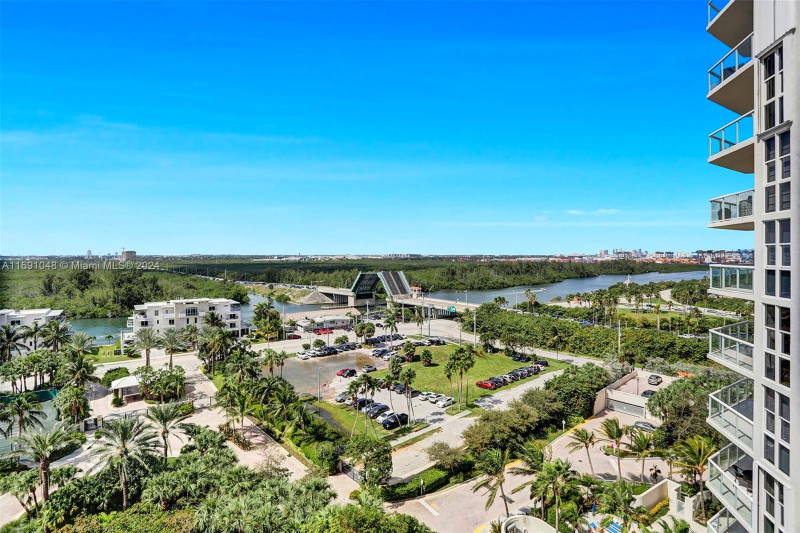 RENAISSANCE ON THE OCEAN - Residential Lease