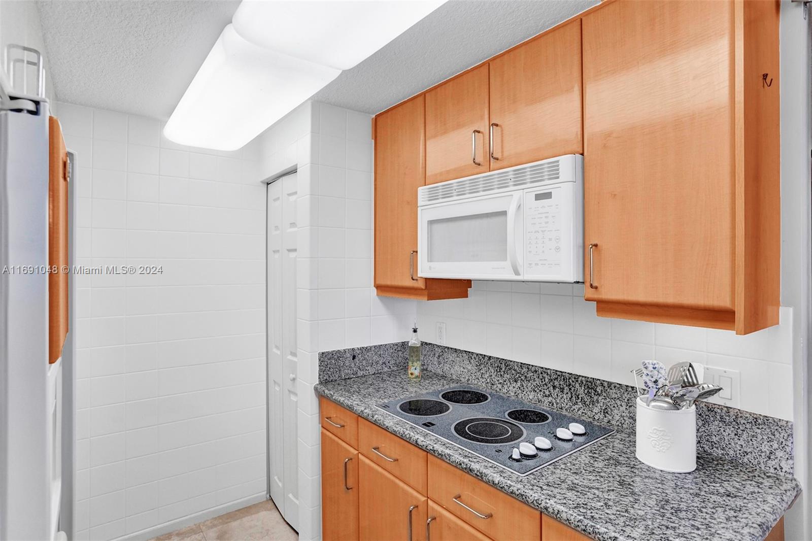 RENAISSANCE ON THE OCEAN - Residential Lease