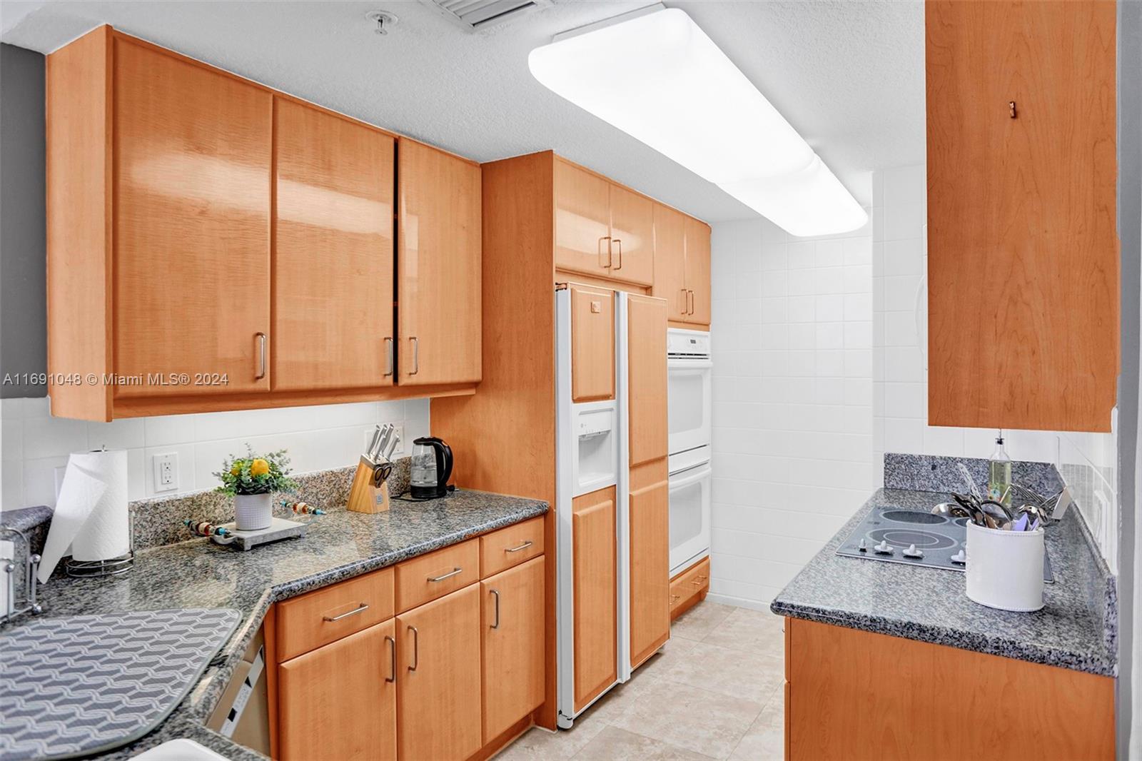 RENAISSANCE ON THE OCEAN - Residential Lease