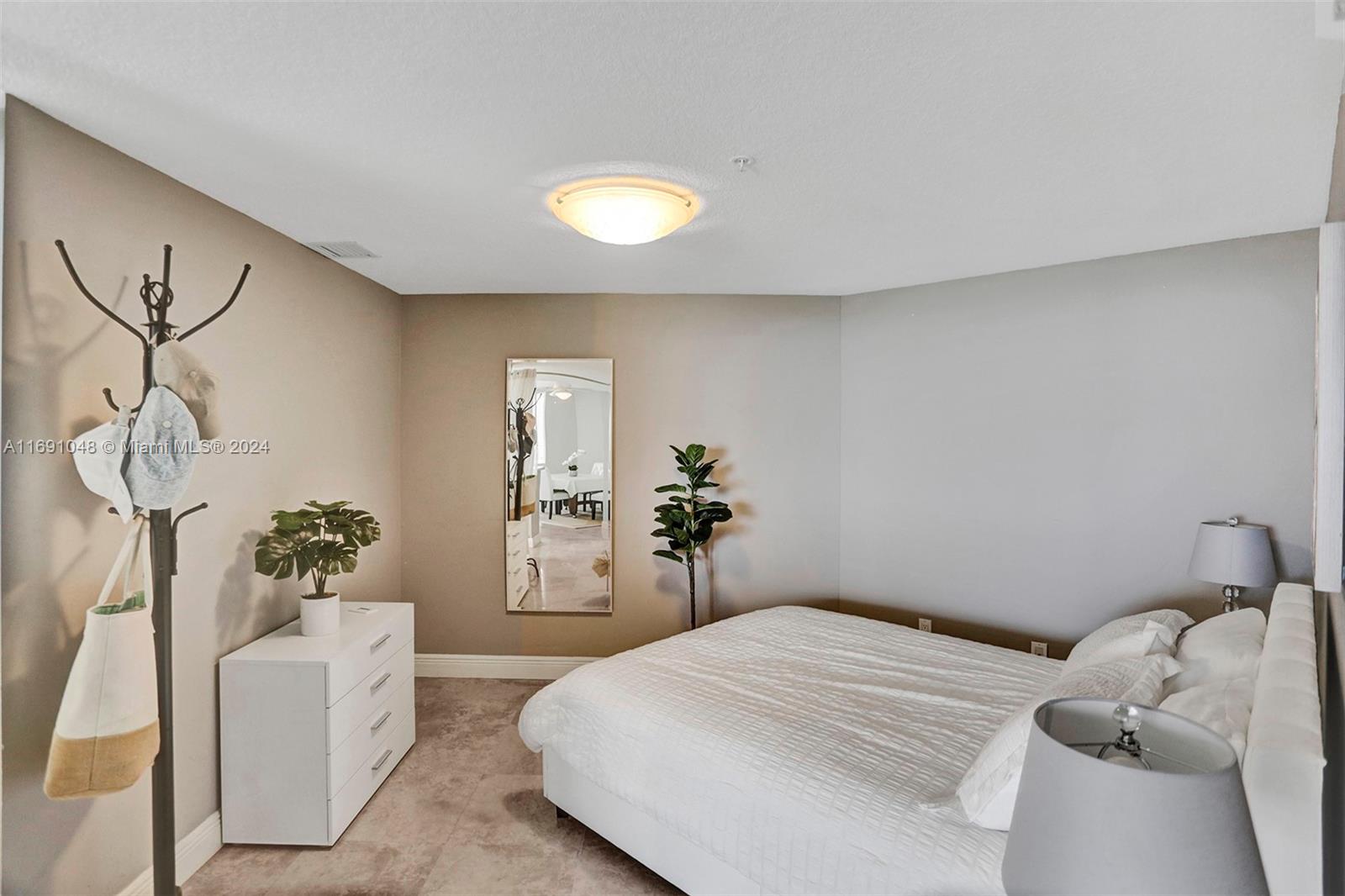 RENAISSANCE ON THE OCEAN - Residential Lease