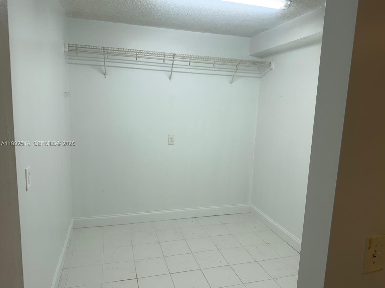 CONDO 24 OF WHITEHALL CON - Residential