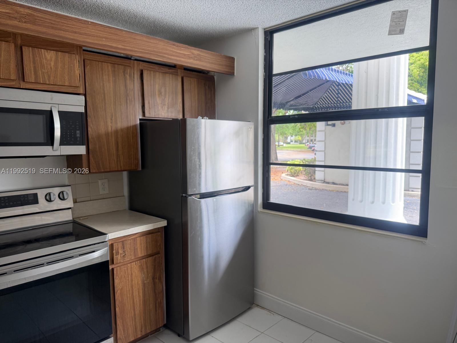 CONDO 24 OF WHITEHALL CON - Residential