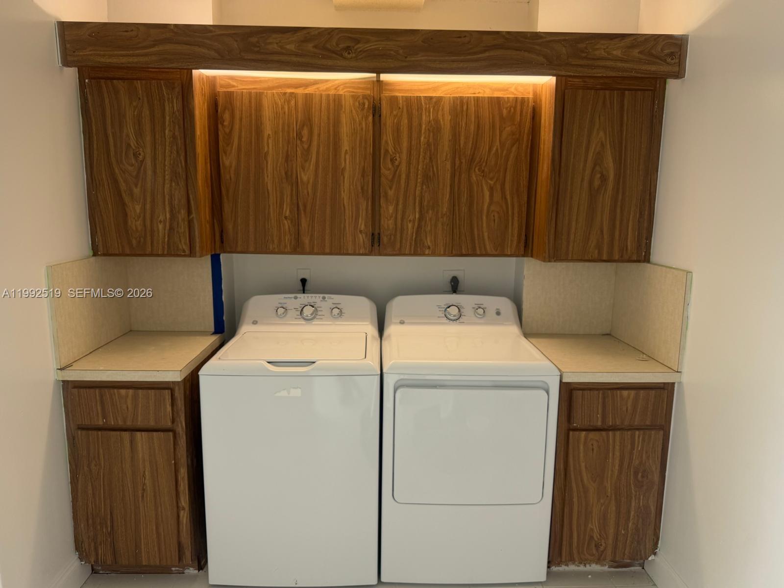 CONDO 24 OF WHITEHALL CON - Residential