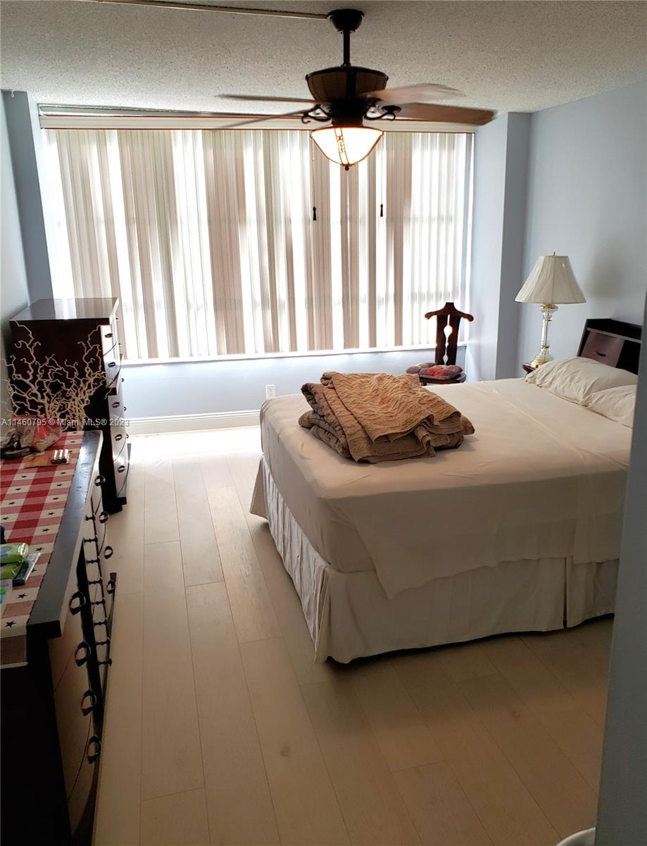 OLYMPUS CONDO PHASE - Residential