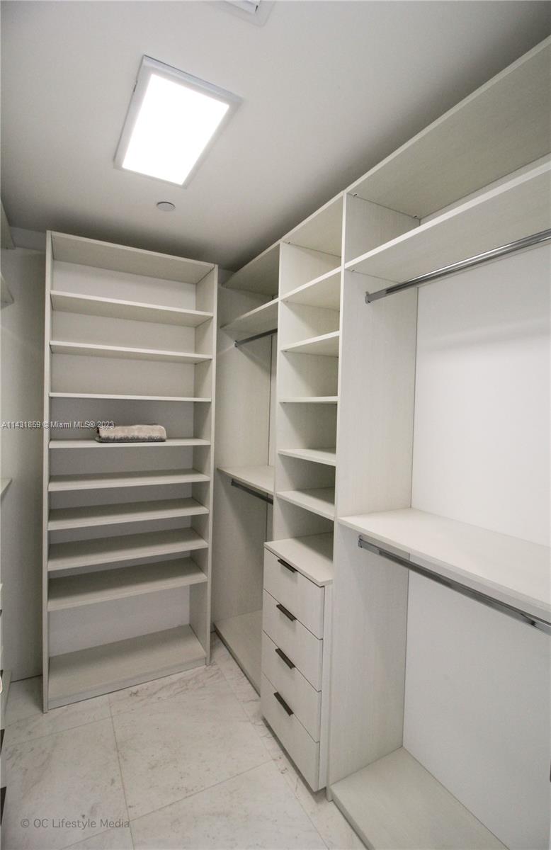 TDR TOWER III CONDO - Residential