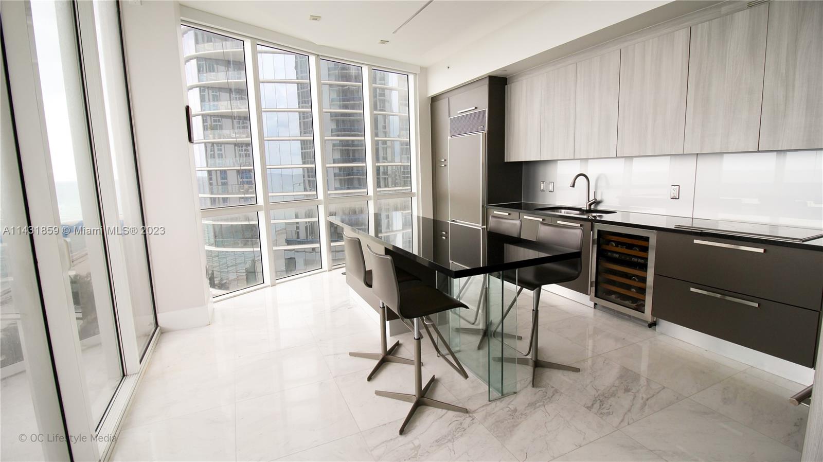 TDR TOWER III CONDO - Residential