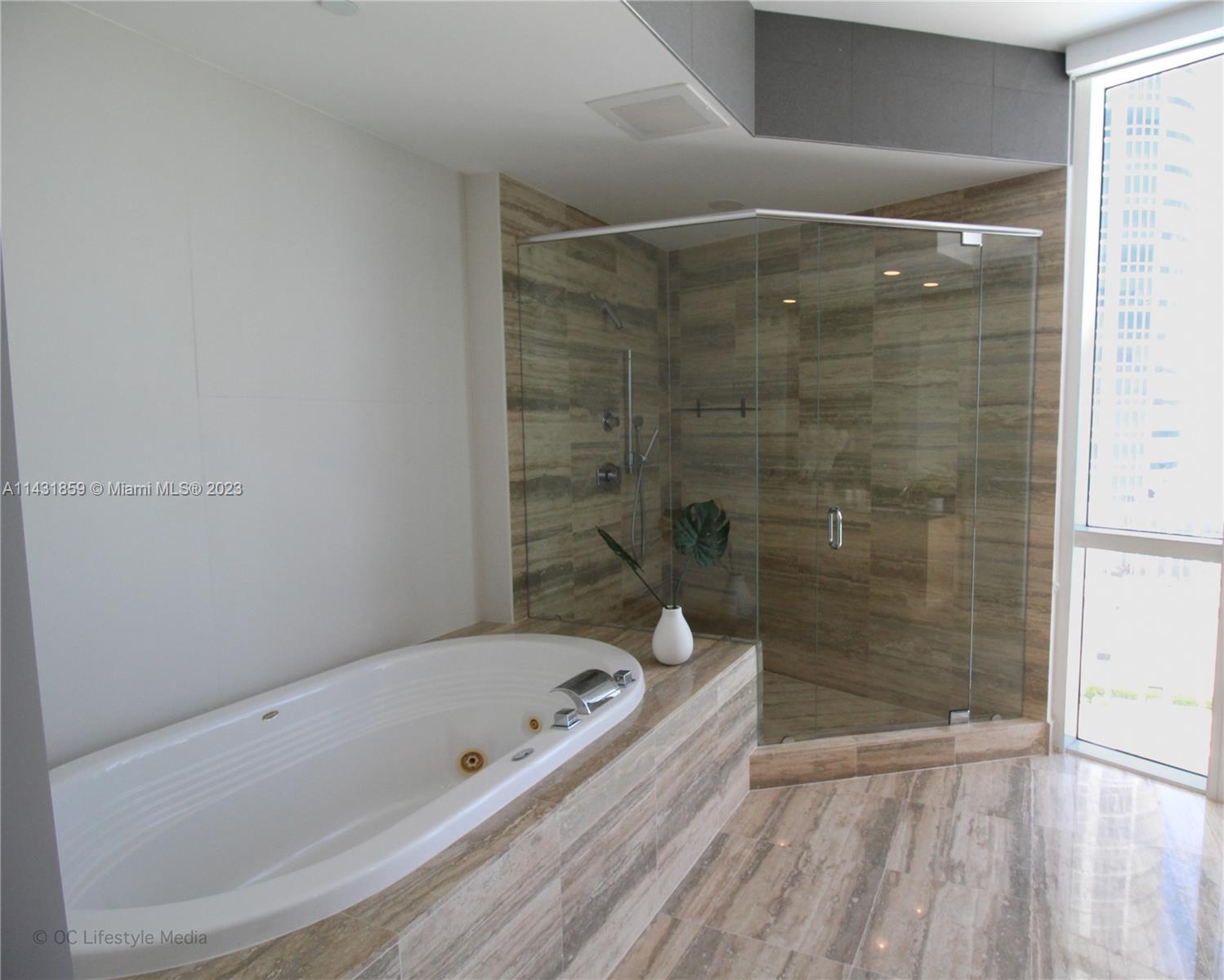 TDR TOWER III CONDO - Residential