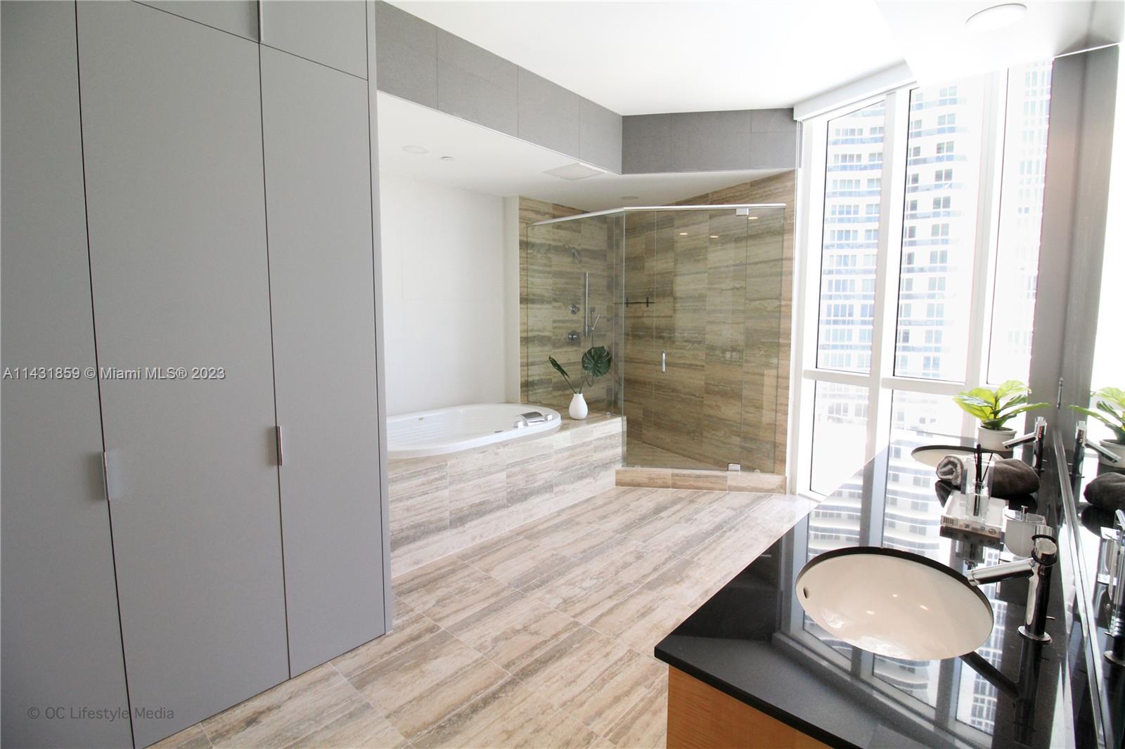 TDR TOWER III CONDO - Residential