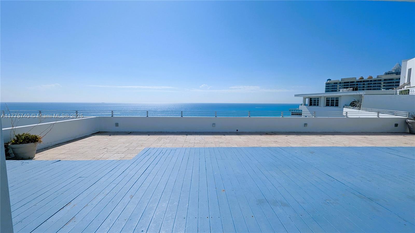 5151 Collins Ave PH C