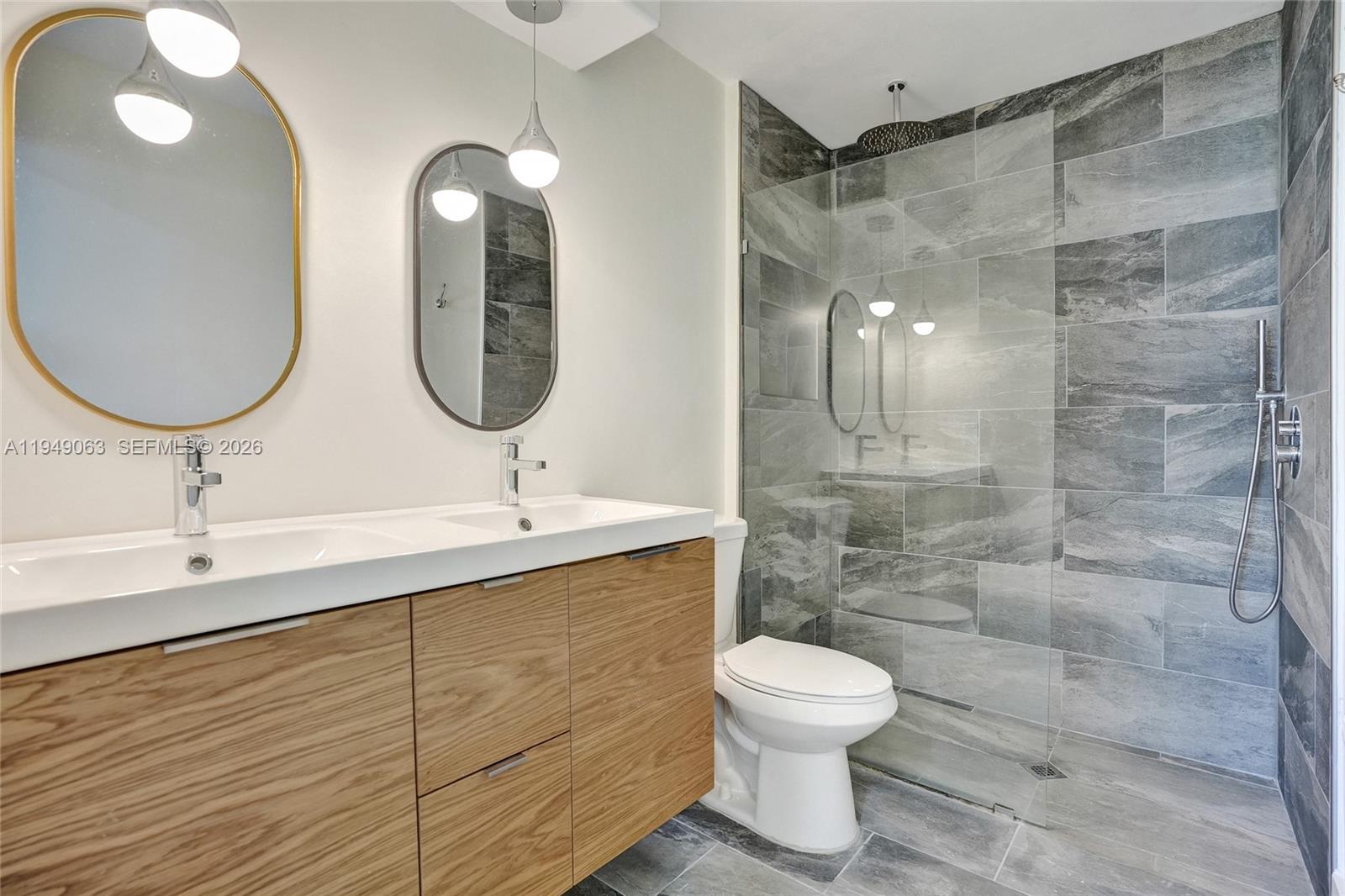 FAIRWAY VILLAS AT ROYAL P - Residential