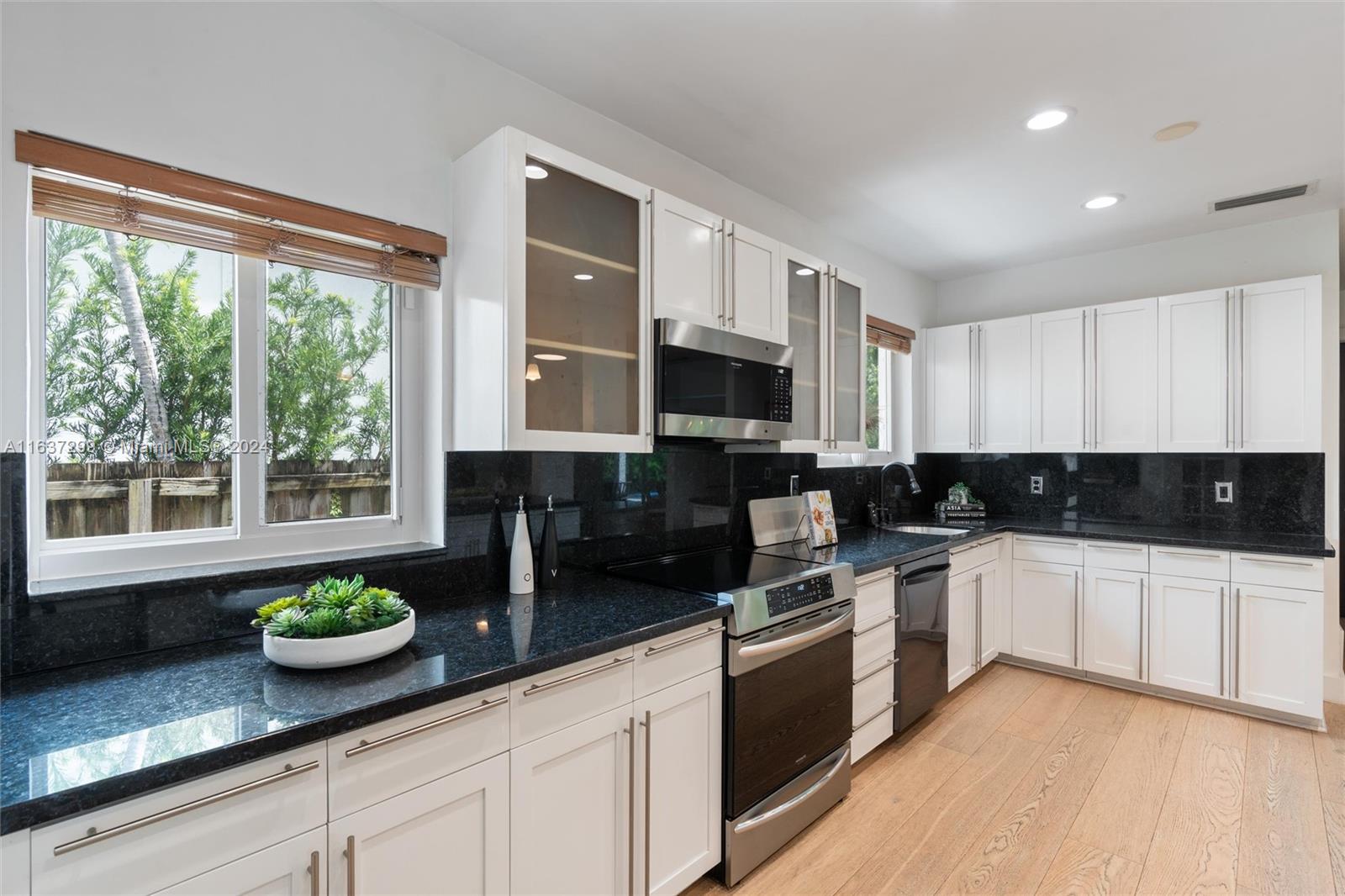 BEACH VIEW ADDN - Residential