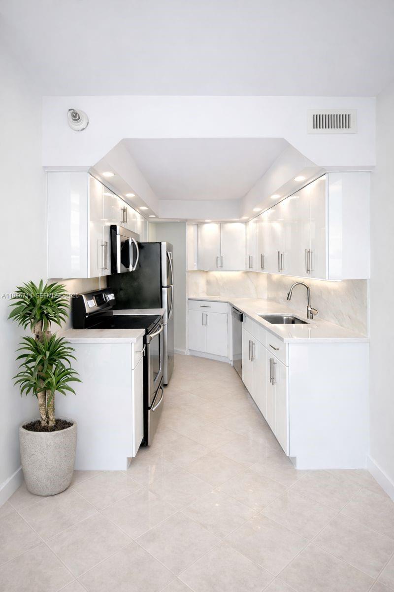 PORTSVIEW @ THE WATERWAYS - Residential Lease