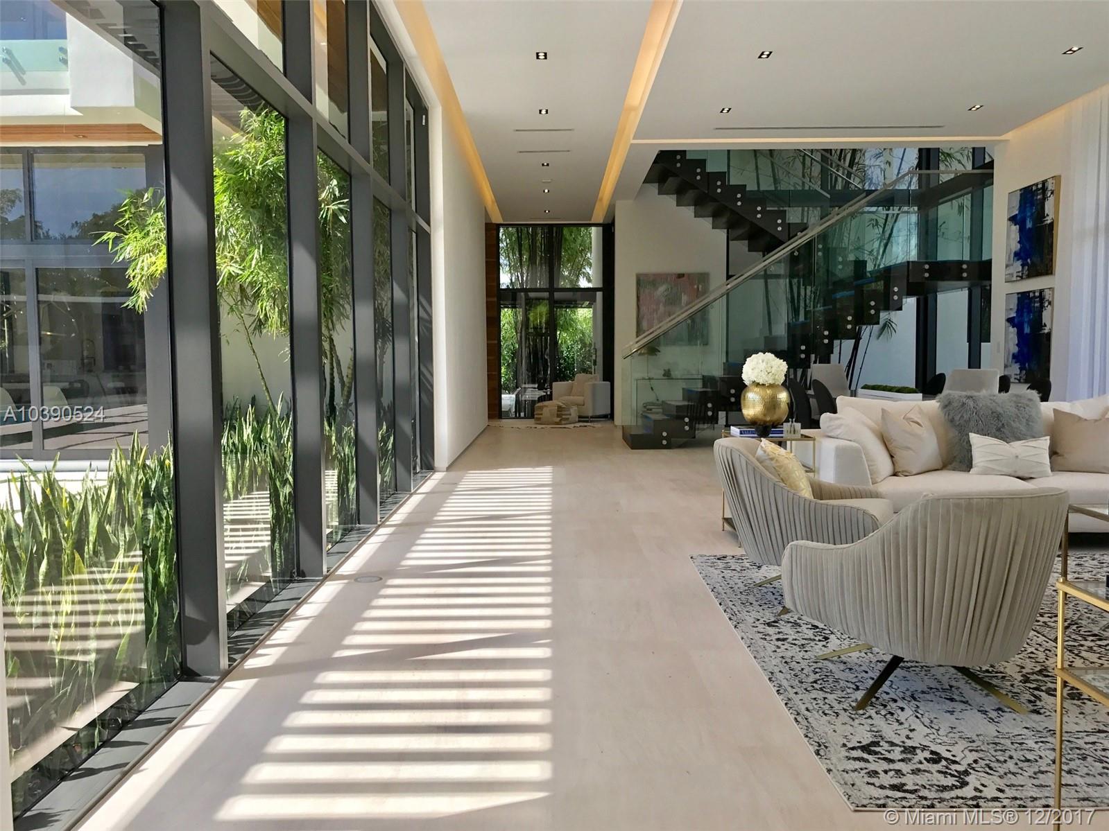 Collins Manor - Residential