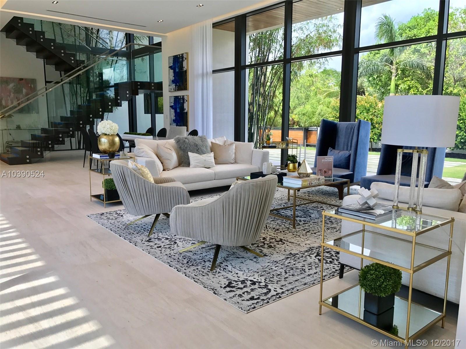 Collins Manor - Residential