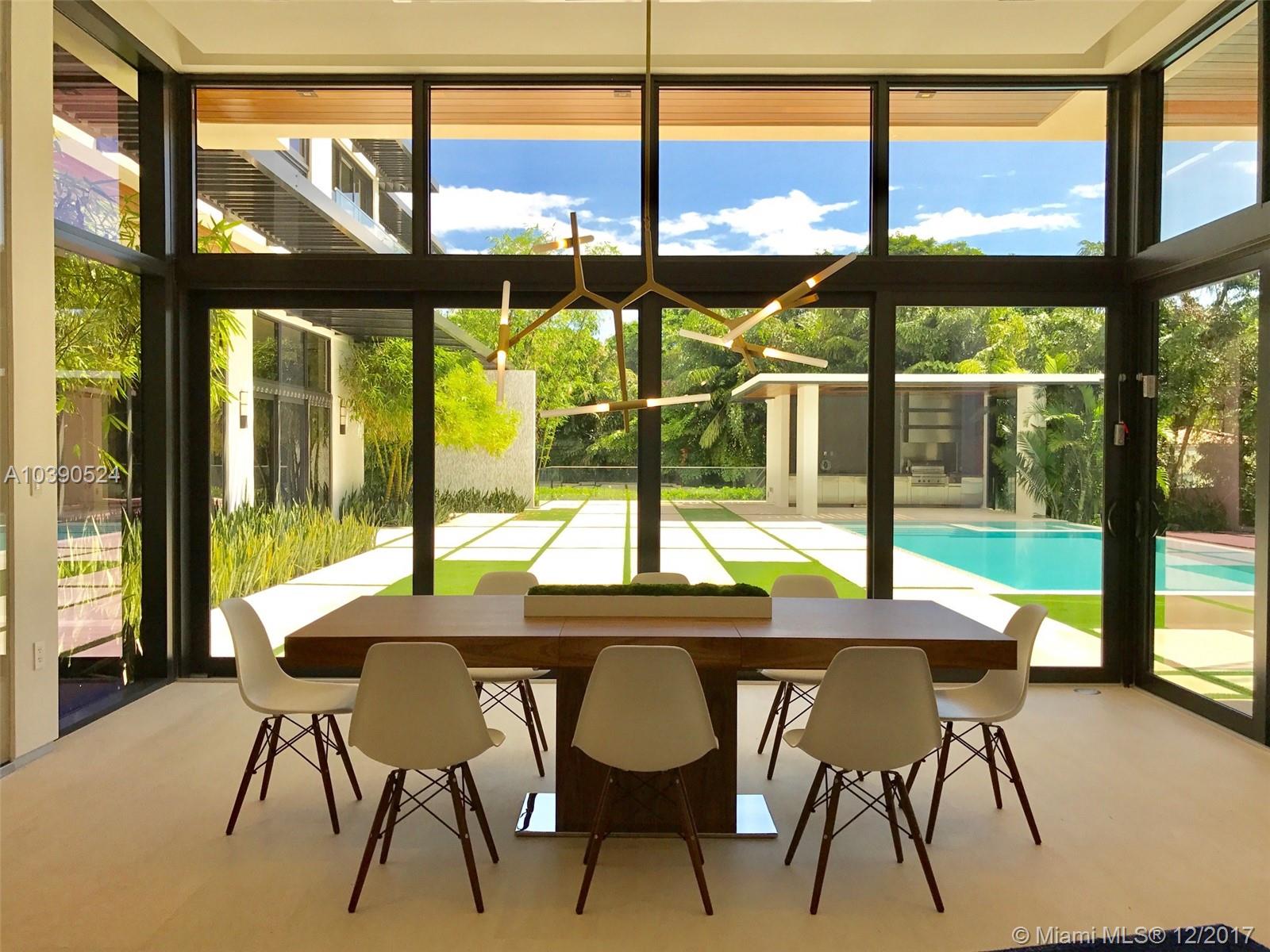 Collins Manor - Residential