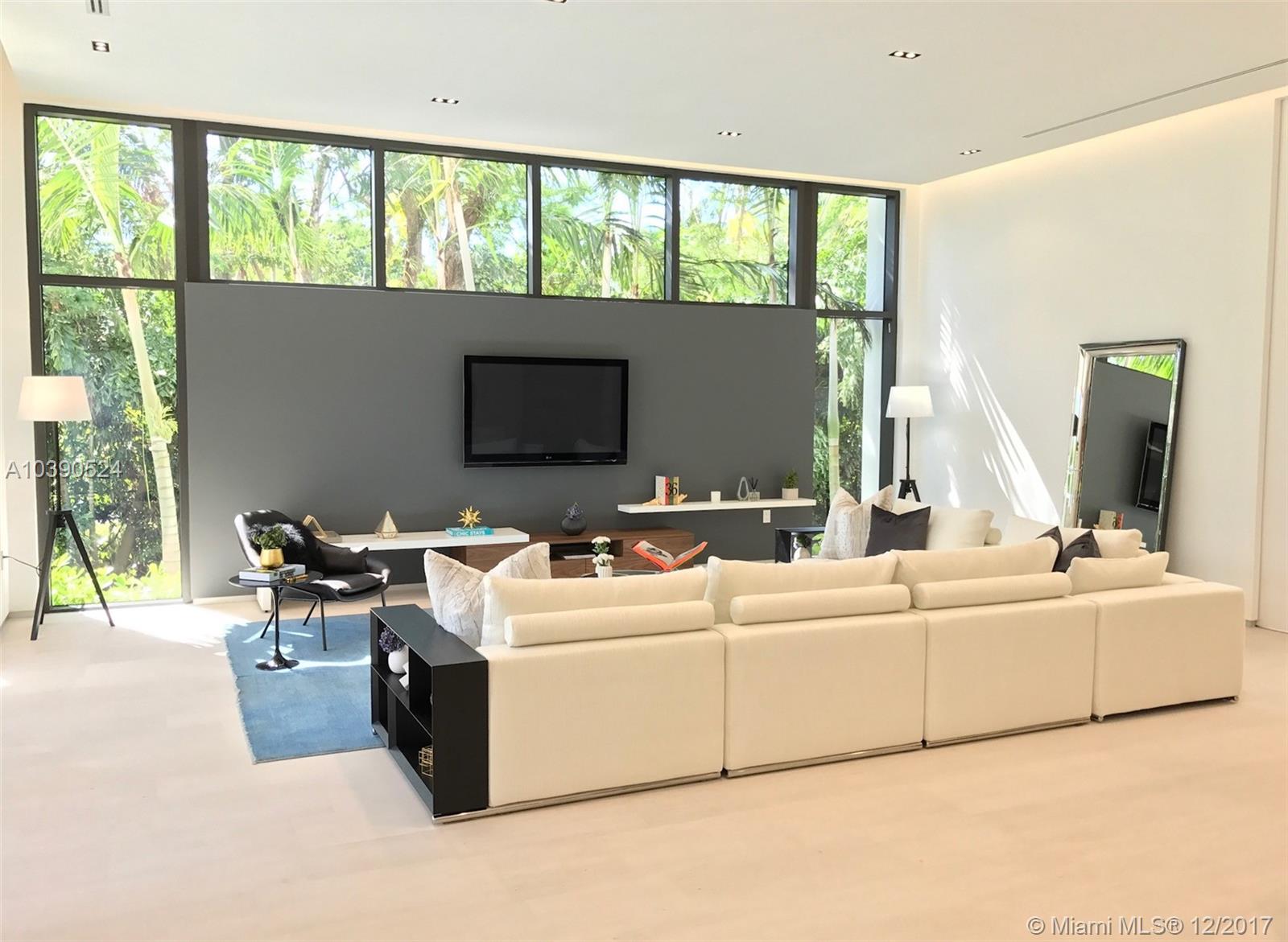 Collins Manor - Residential