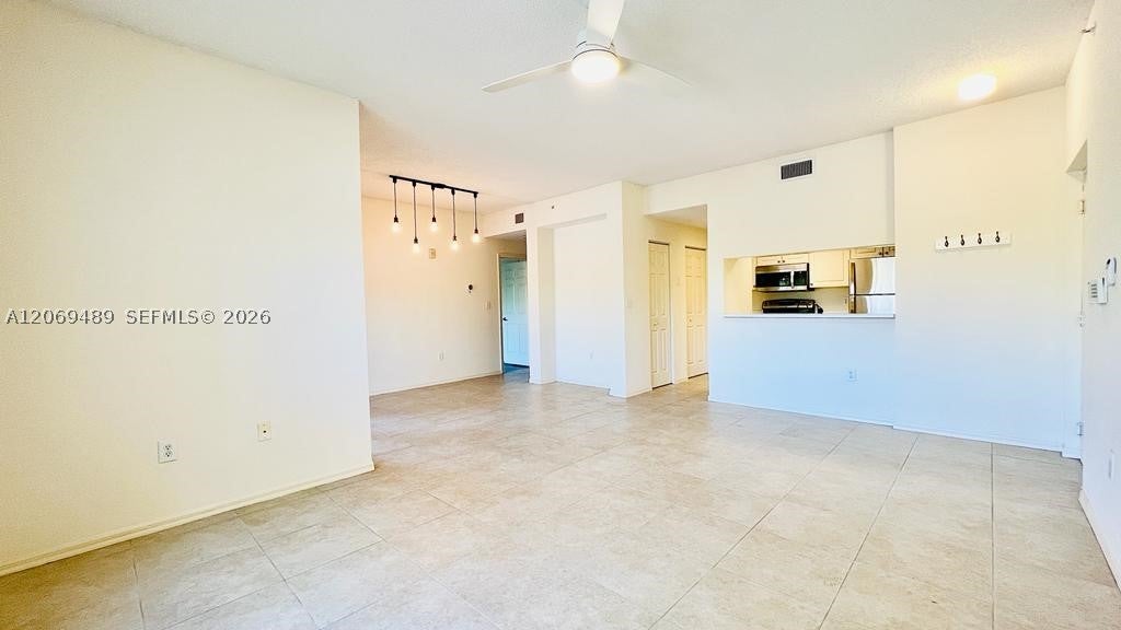 Photo of 2807 Veronia Dr #201, Palm Beach Gardens, FL 33410 (MLS # A12069489)